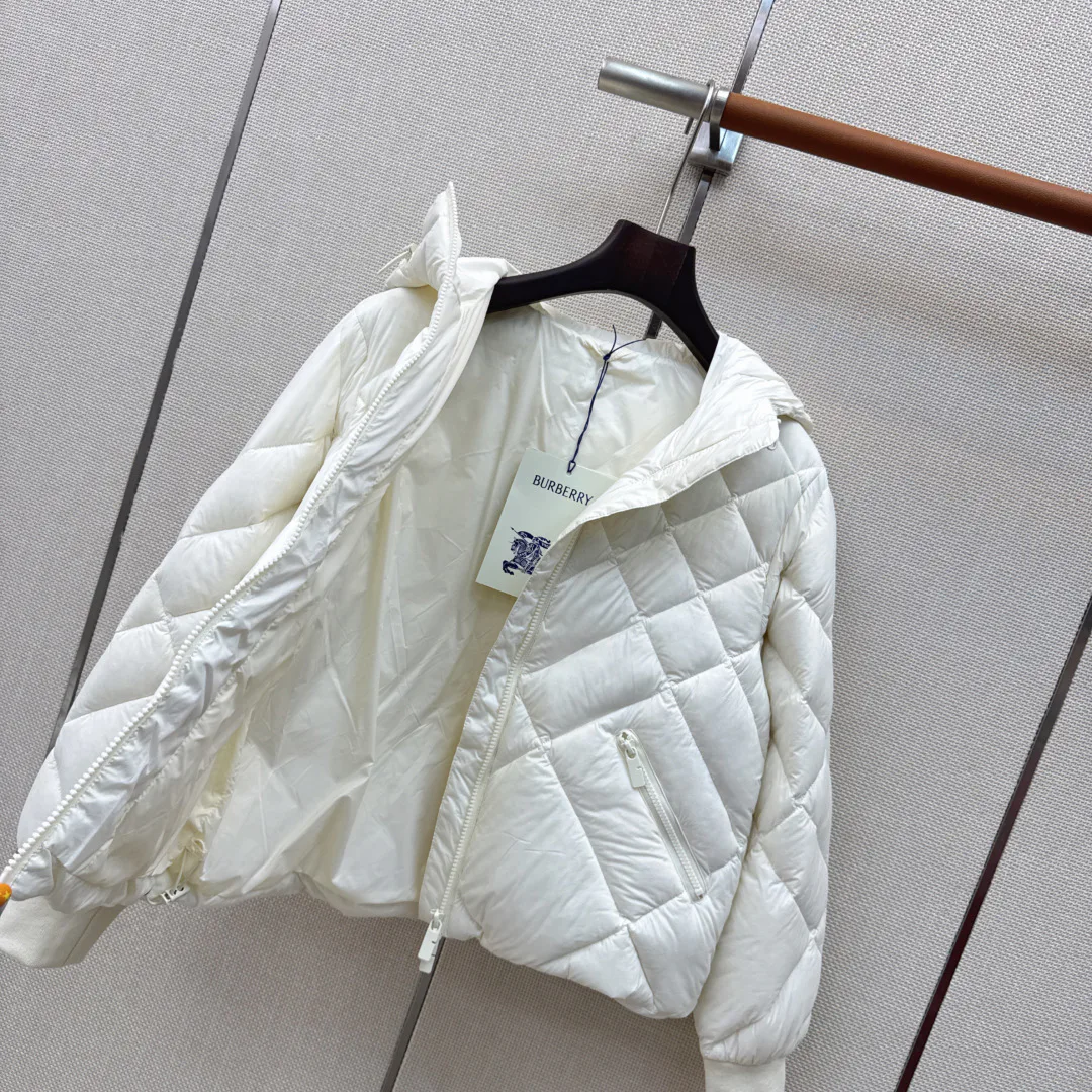 Women's Jackets And Down Jackets BURBERRY 18108276
