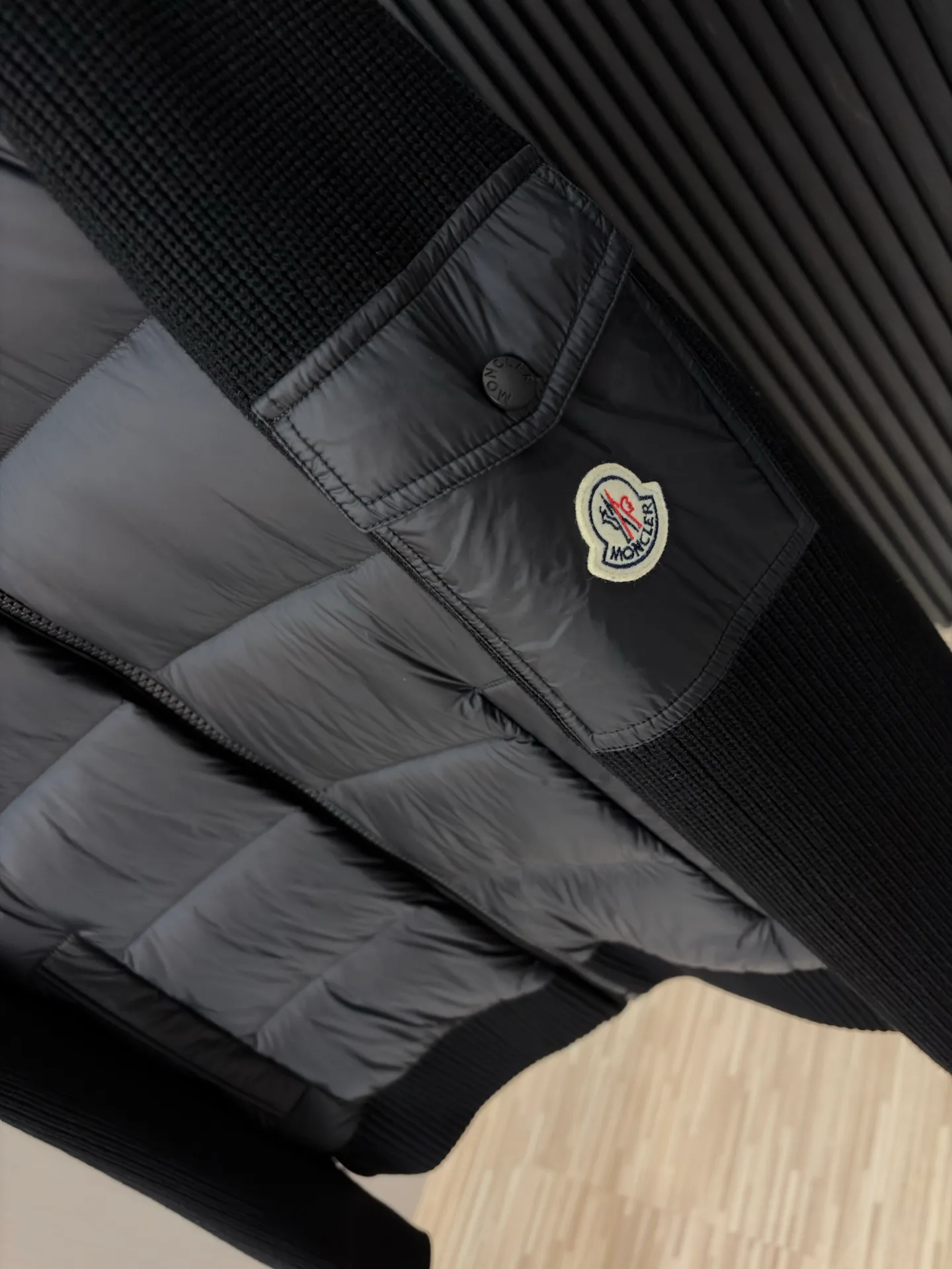 Women's Jackets And Down Jackets MONCLER 18391737