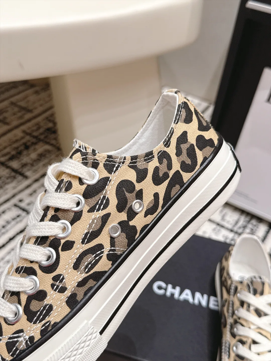 Women's Sneakers CHANEL 18139185
