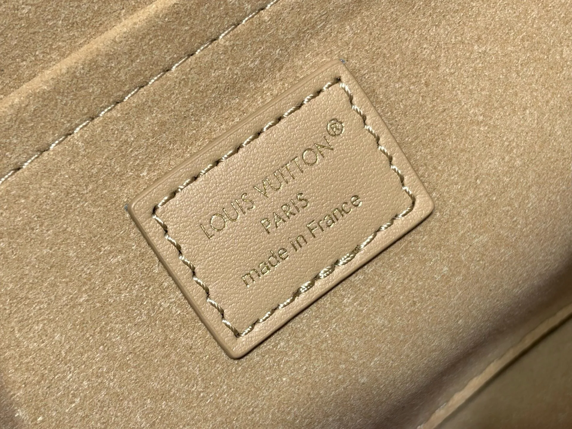 Women's Classic Handbags LOUIS VUITTON 18240306