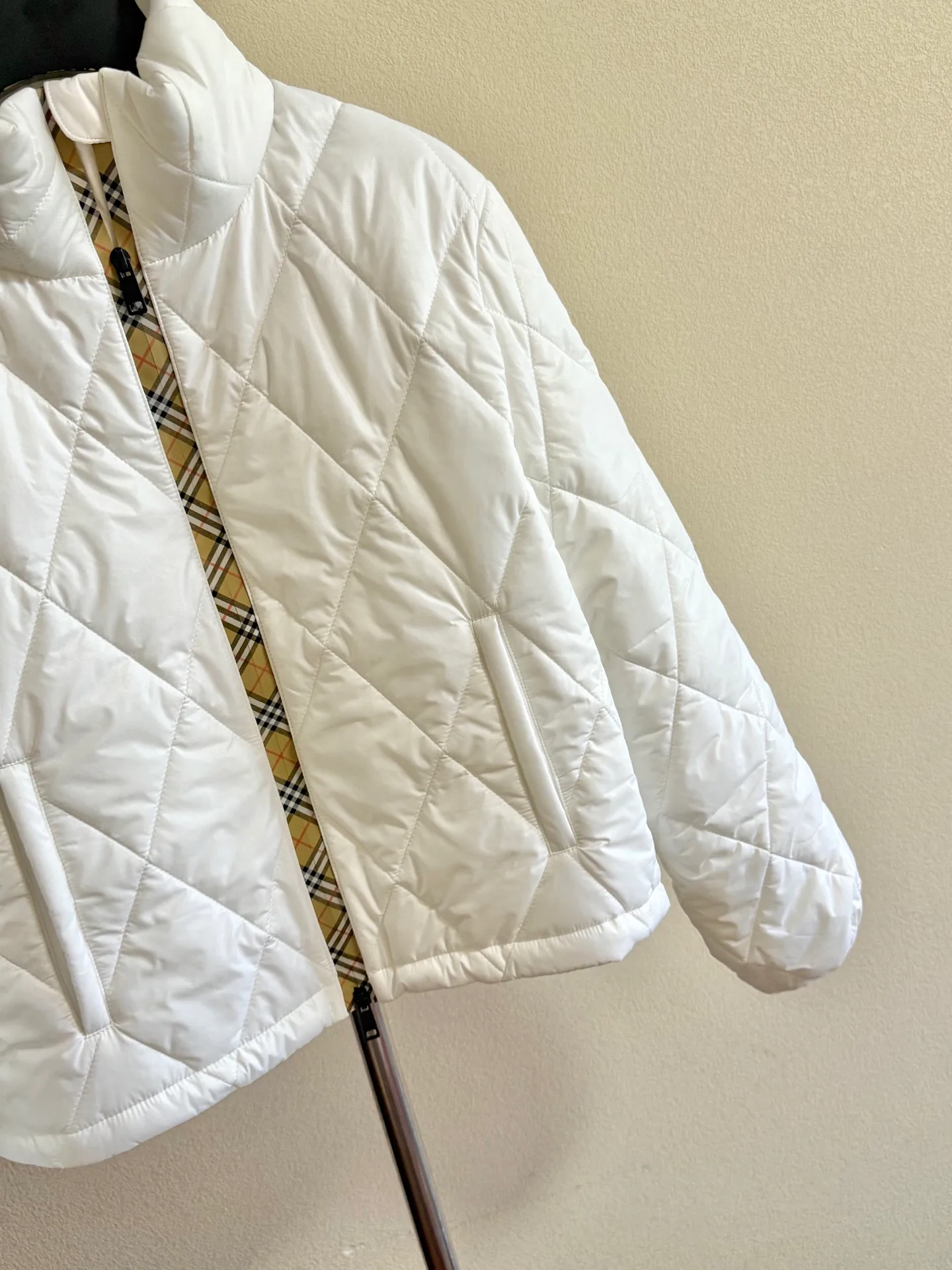 Women's Jackets And Down Jackets BURBERRY 18518525