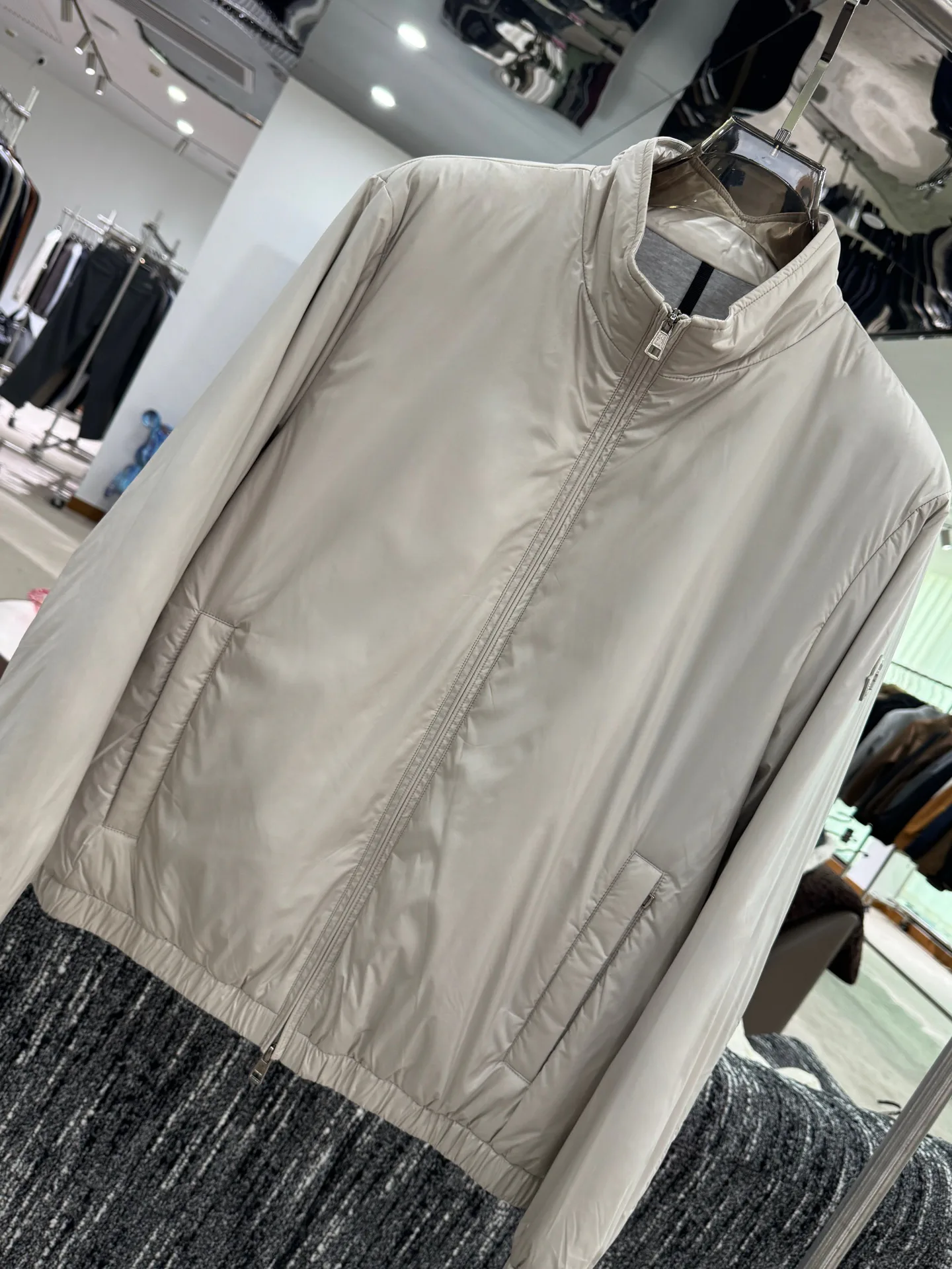 Men's Jackets And Down Jackets MONCLER 18084257