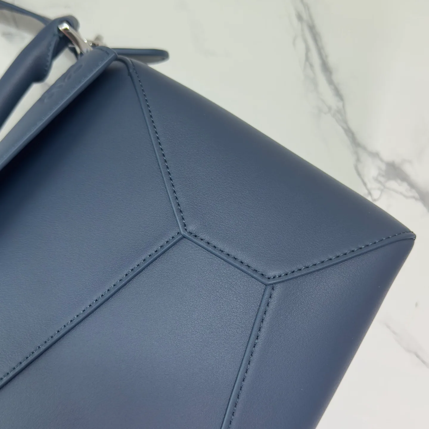 Women's Classic Handbags LOEWE 18030370