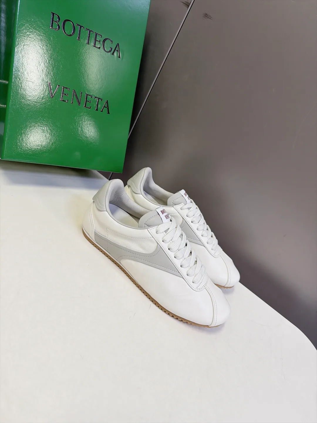 Women's Sneakers BOTTEGA VENETA 18404695