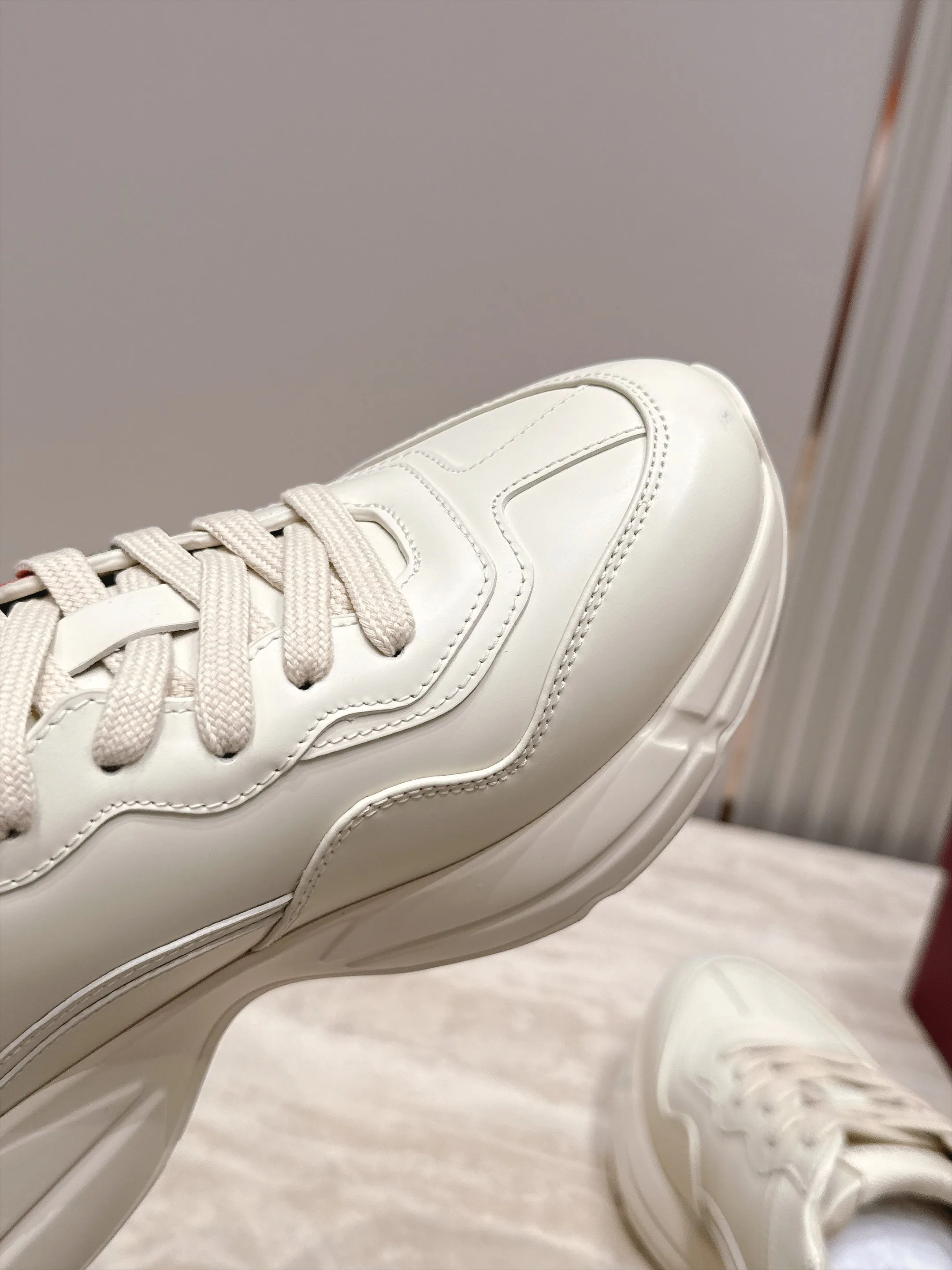 Women's Sneakers GUCCI 17876603
