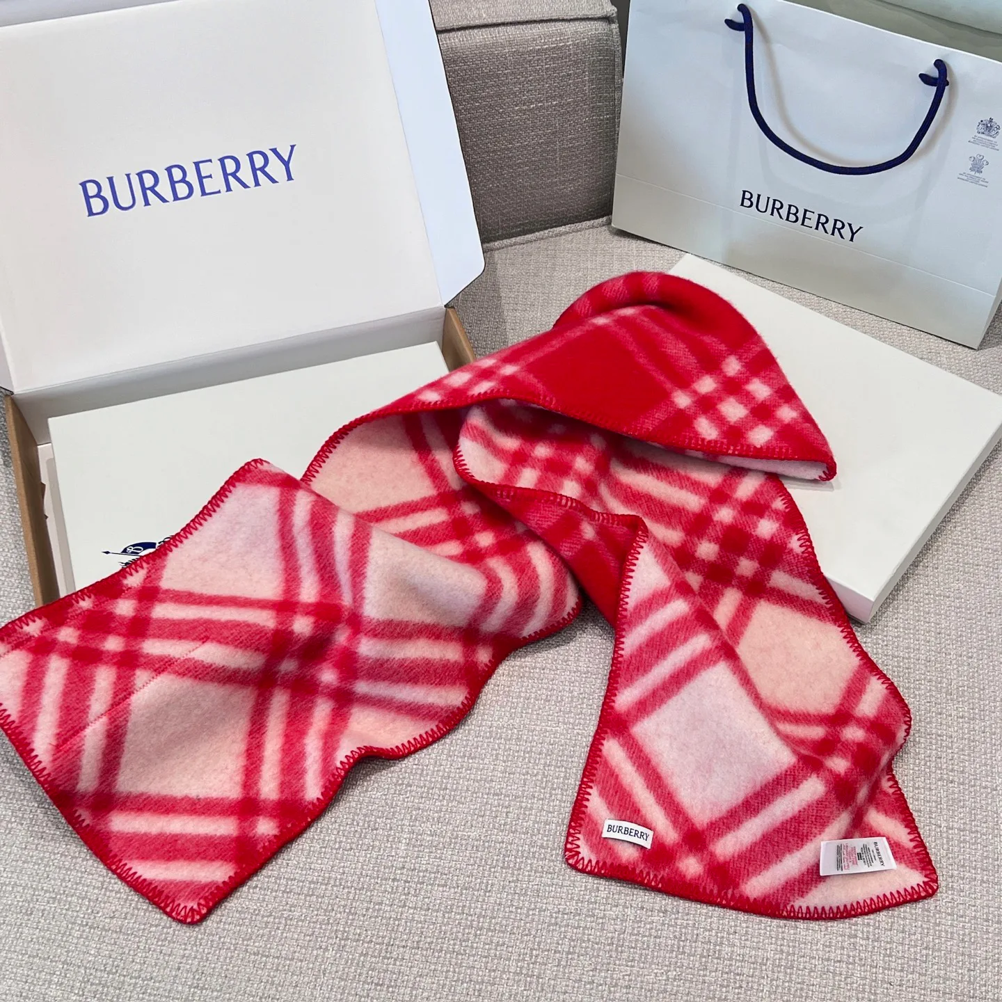 Scarves BURBERRY 17945203