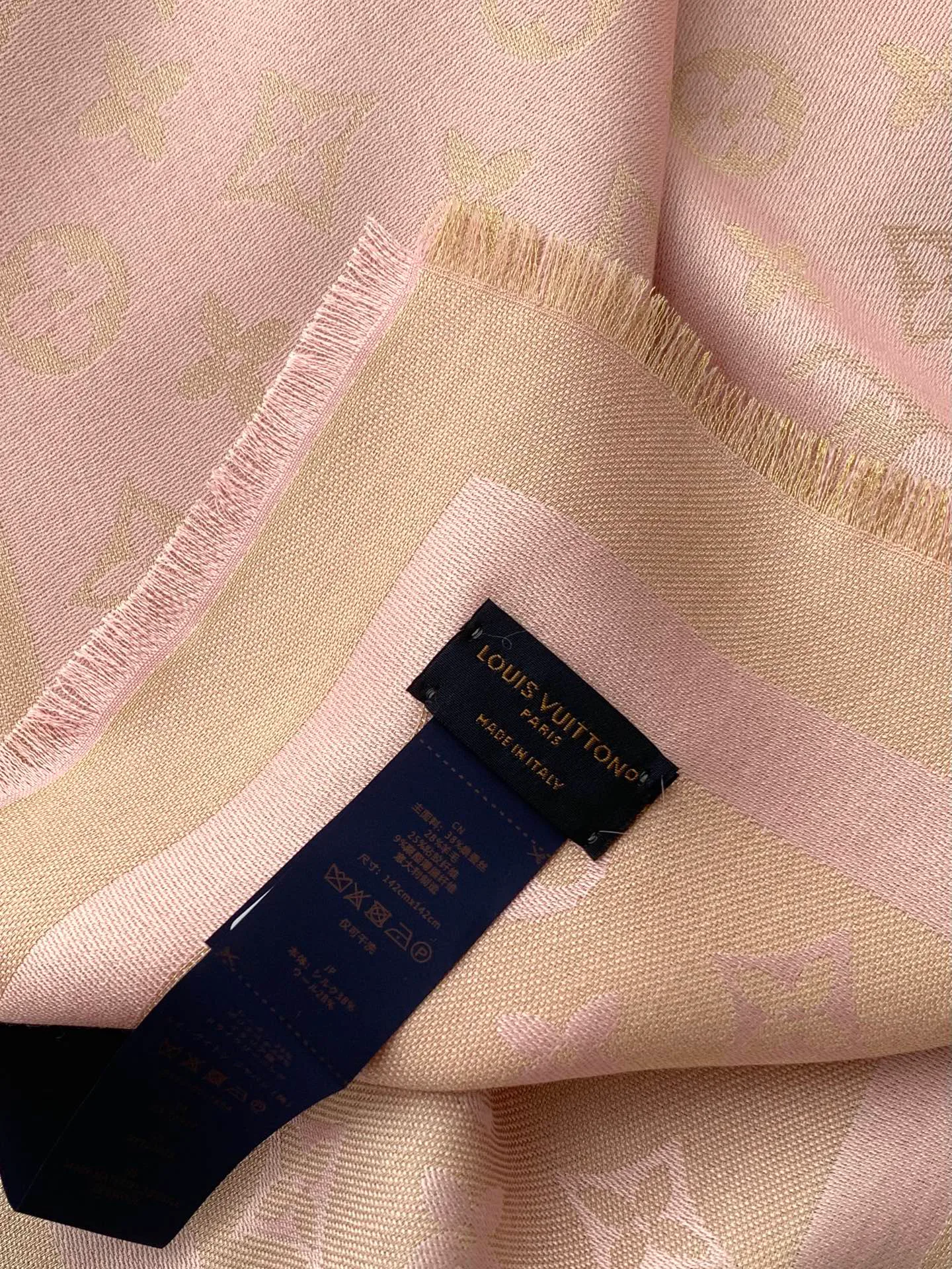 Scarves LOUIS VUITTON 17925782