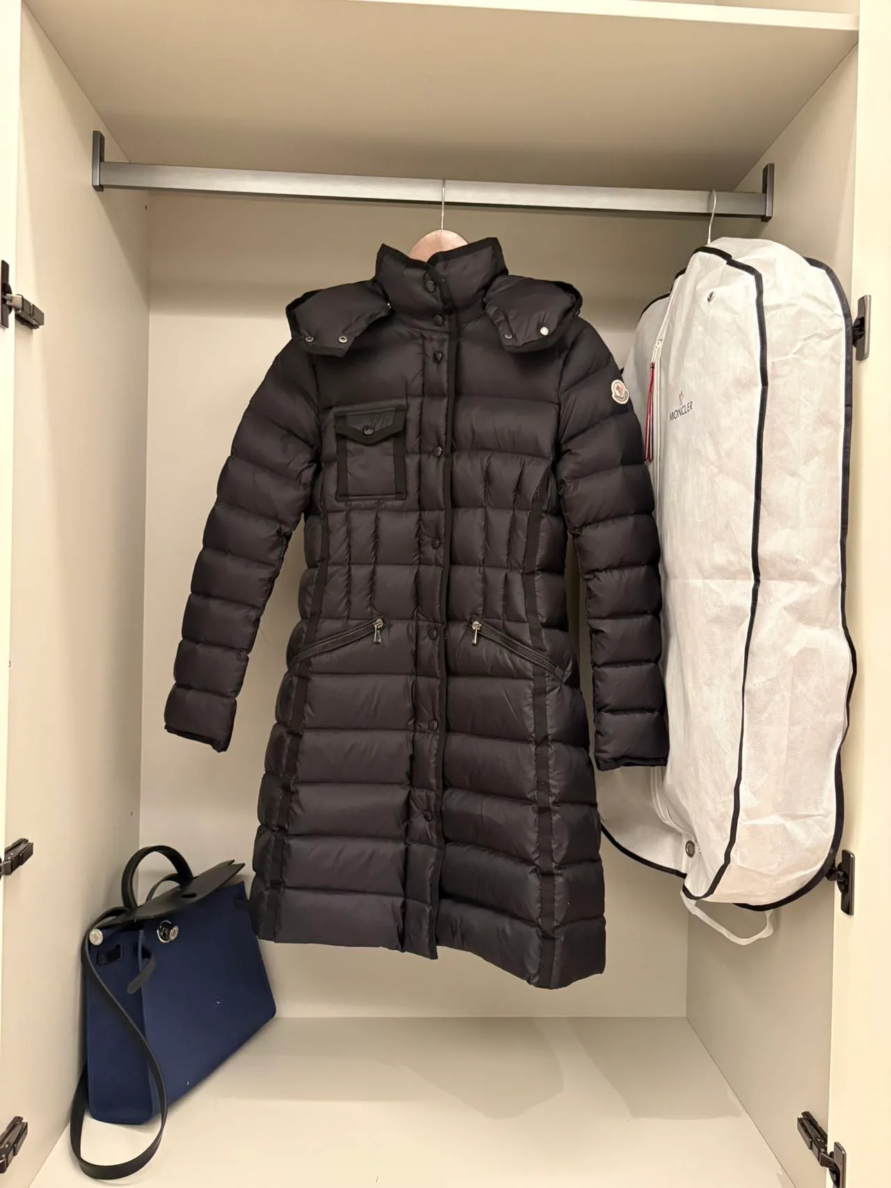 Women's Jackets And Down Jackets MONCLER 18198734