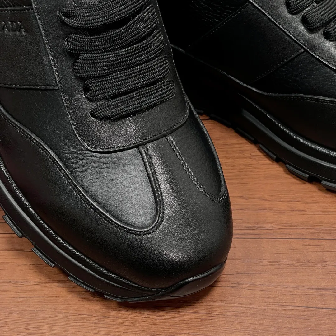 Men's Sneakers PRADA 17542579