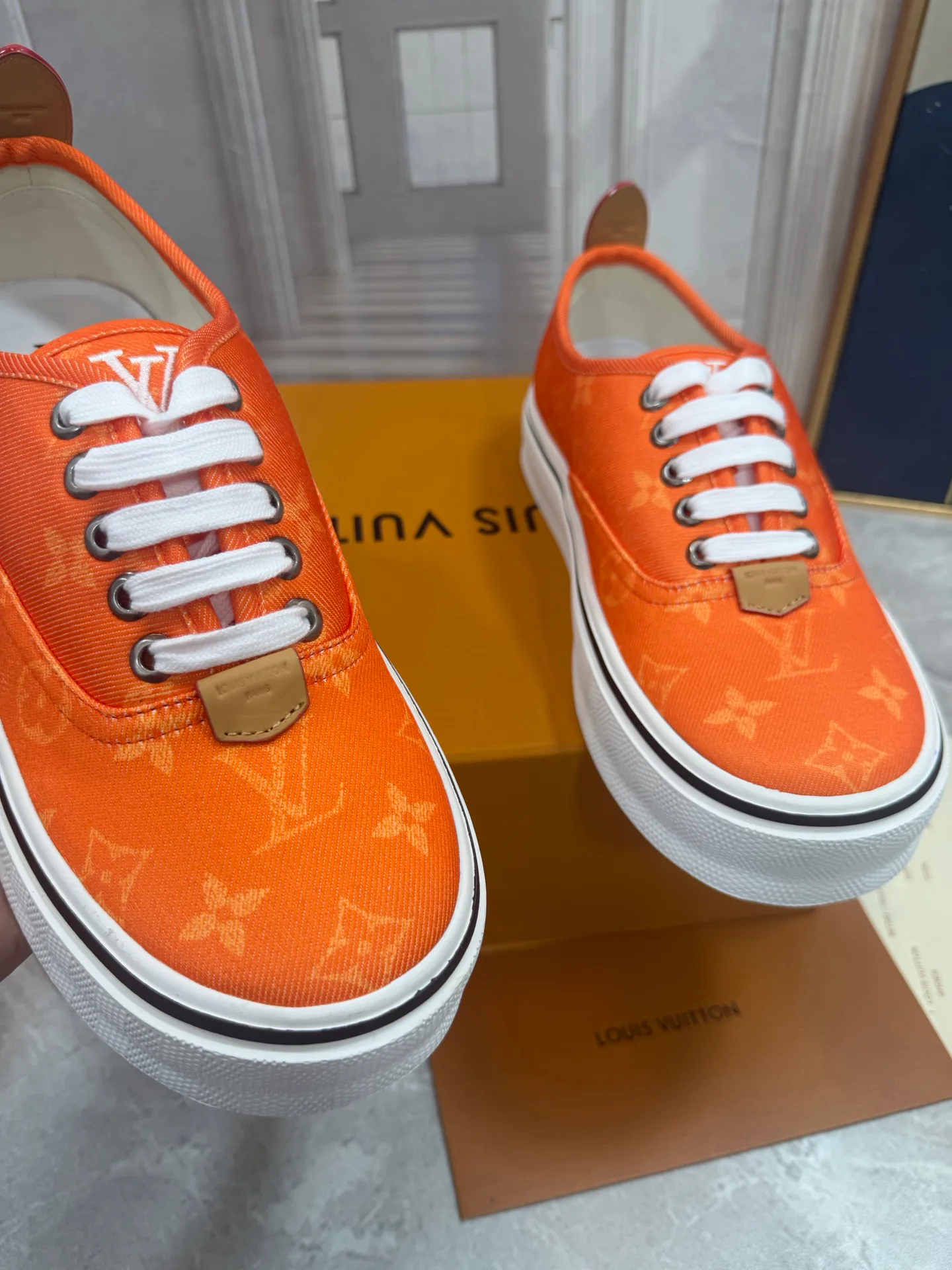 Men's Sneakers LOUIS VUITTON 18190080