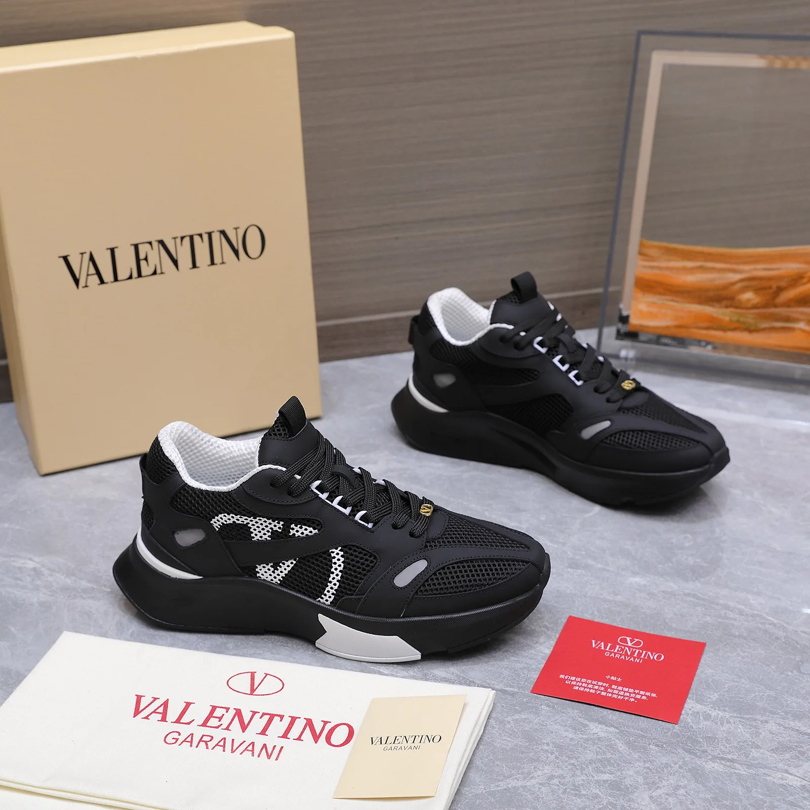 Men's Sneakers VALENTINO 17604590