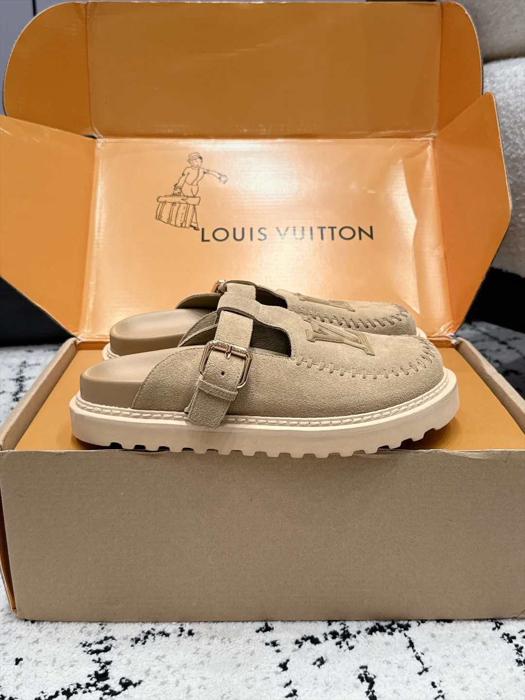 Women's Mules And Clogs LOUIS VUITTON 17823684