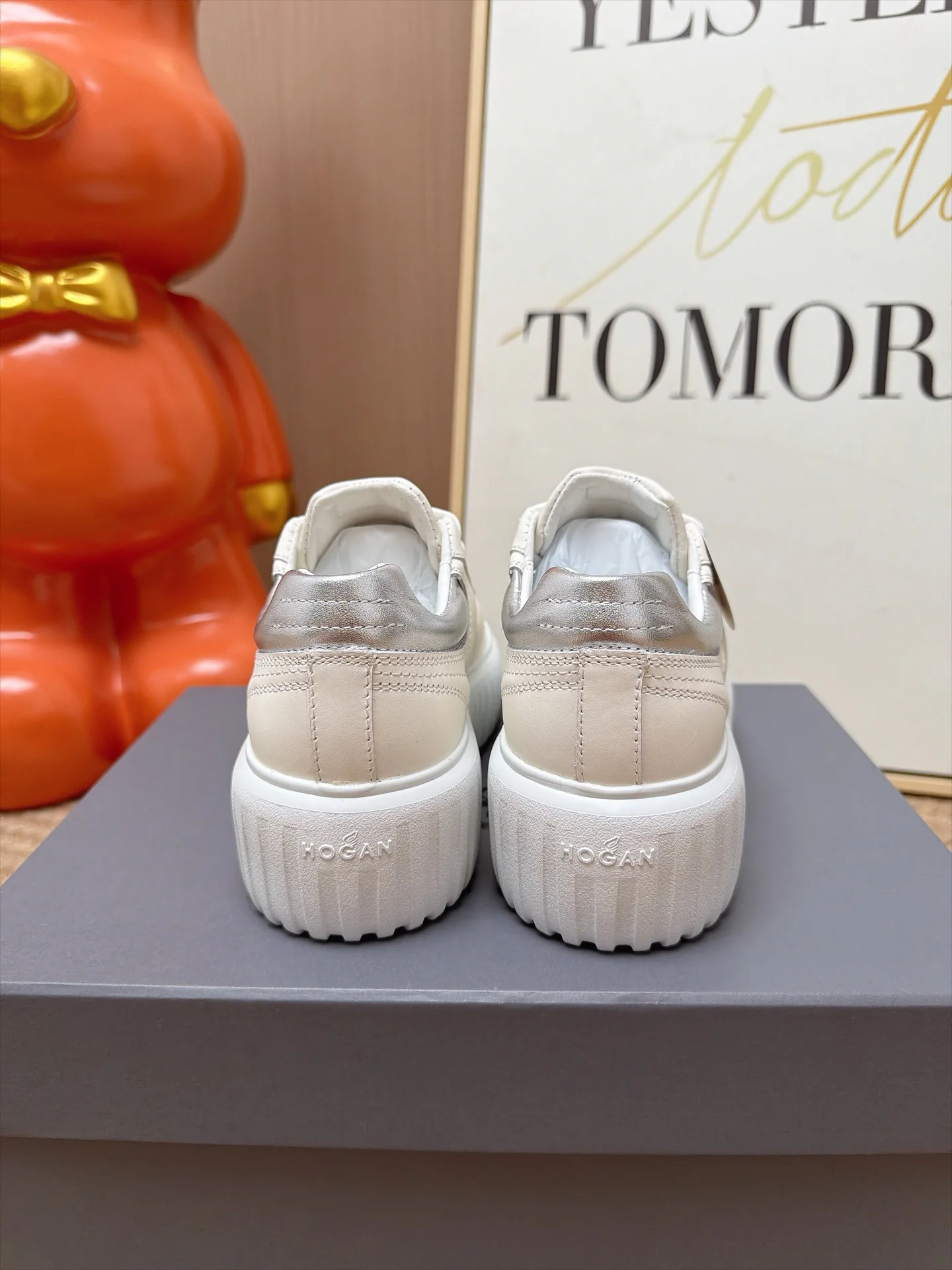 Women's Sneakers HOGAN 18239681