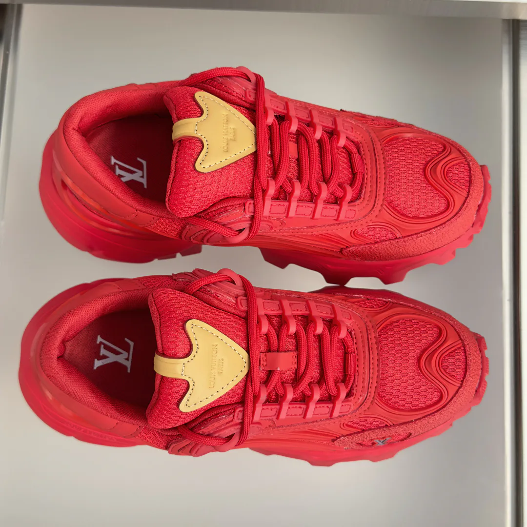 Women's Sneakers LOUIS VUITTON 17950395