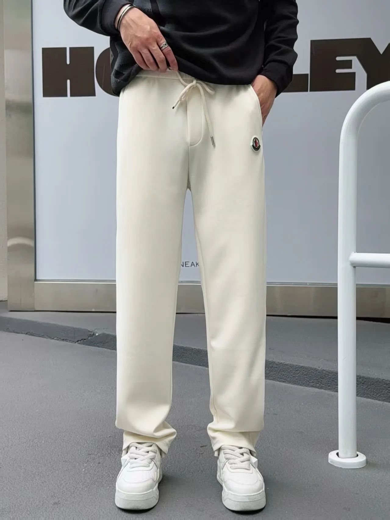 Women's Trousers MONCLER 18178327