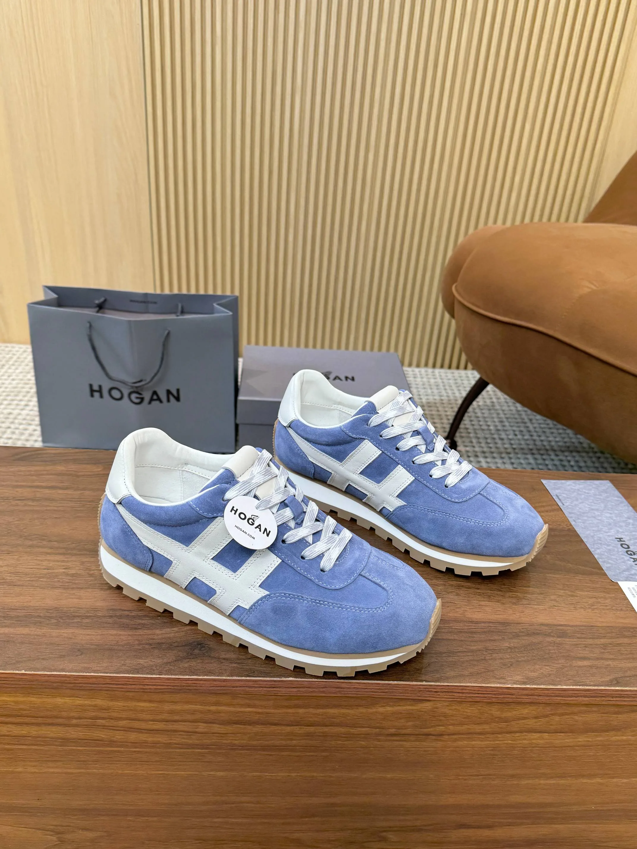 Women's Sneakers HOGAN 17827634