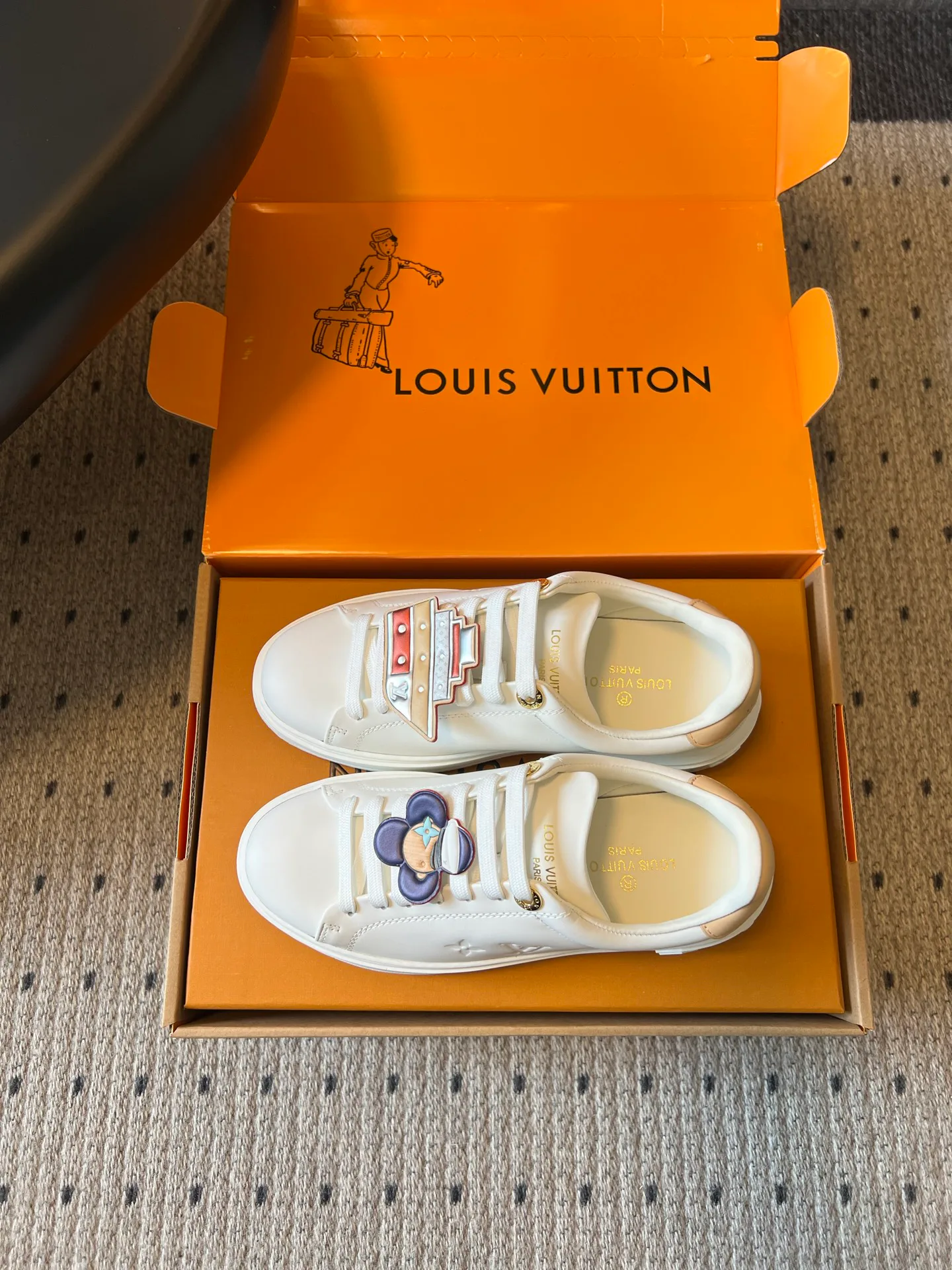 Women's Sneakers LOUIS VUITTON 18457652