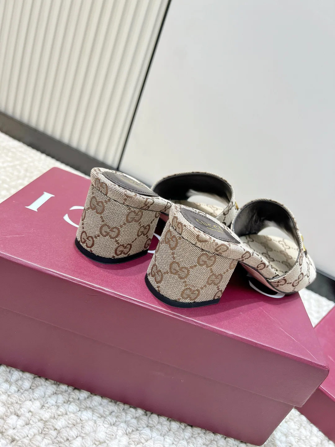Women's Mules And Clogs GUCCI 17637852