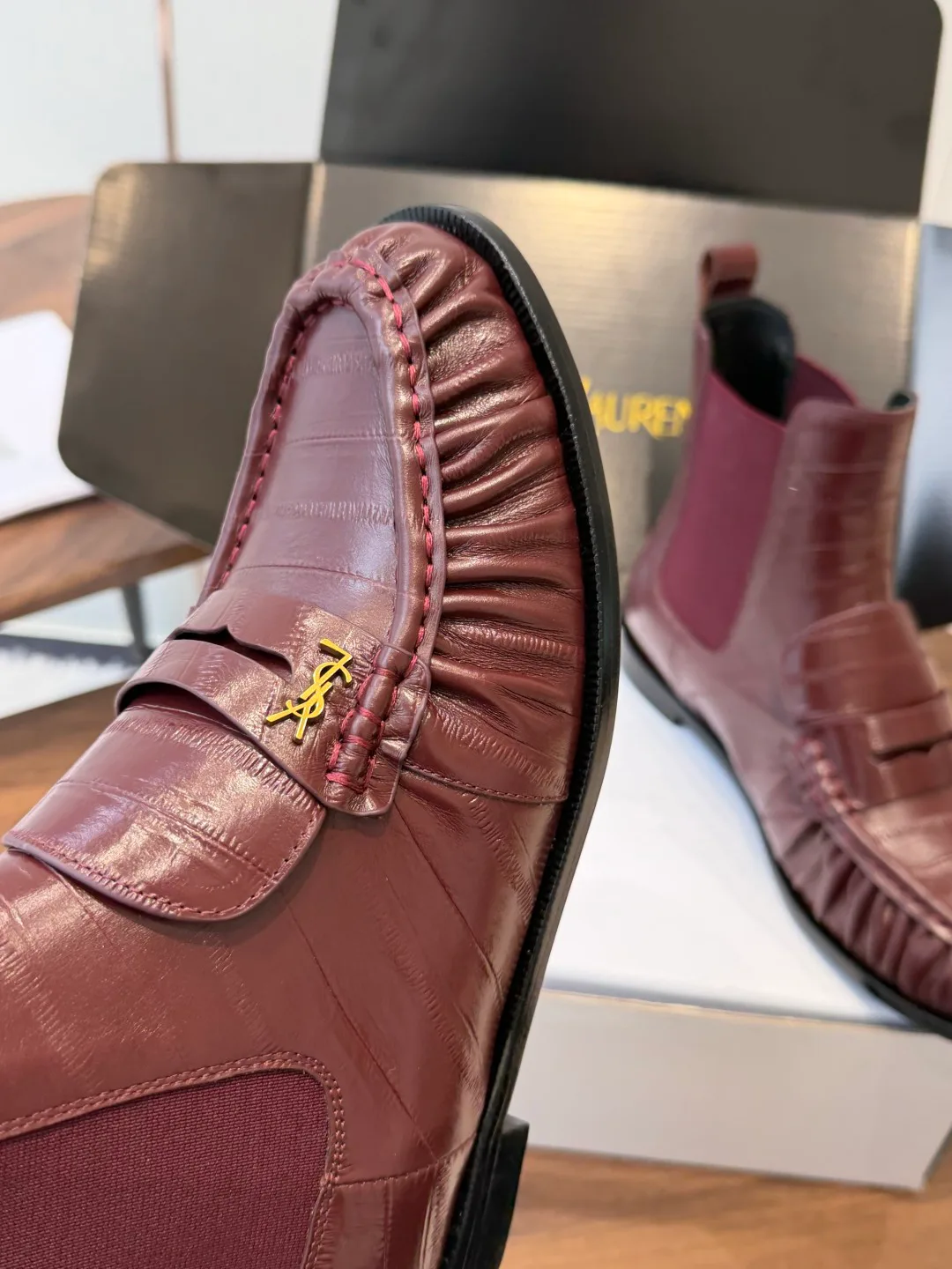 Women's Loafers And Moccasins SAINT LAURENT 18182790