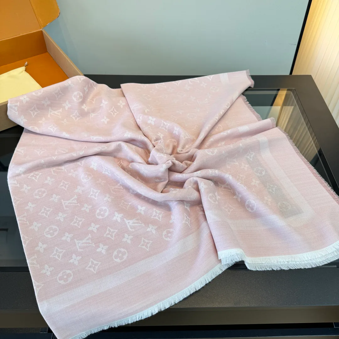 Scarves LOUIS VUITTON 17935859