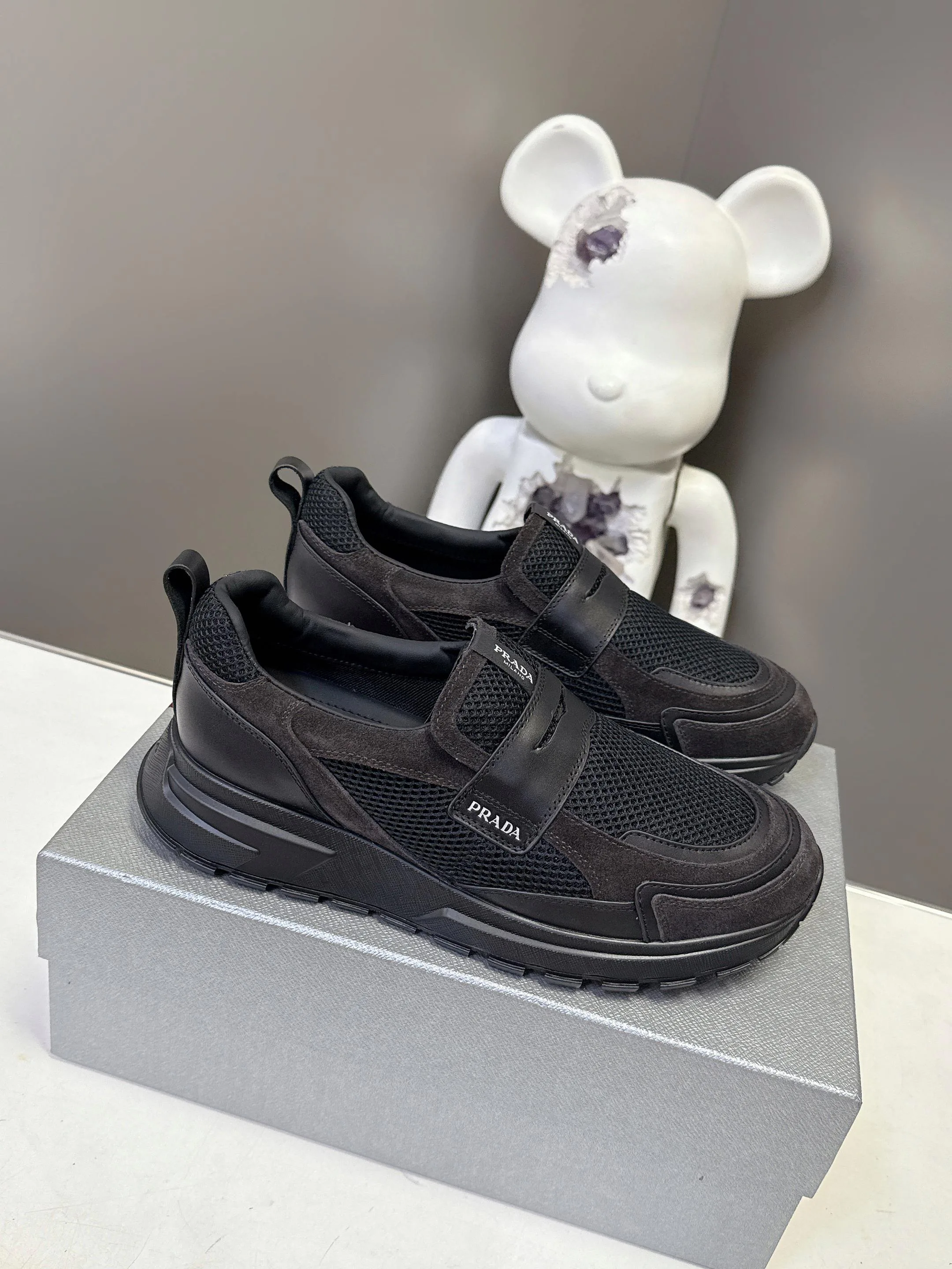 Women's Sneakers PRADA 17803497