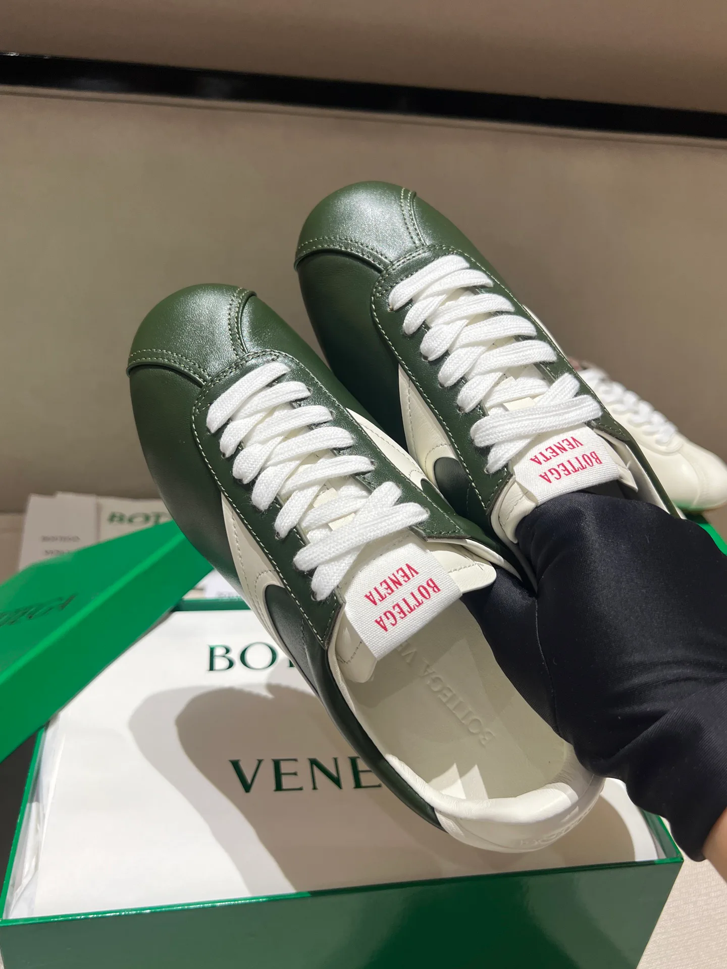 Women's Sneakers BOTTEGA VENETA 18020584
