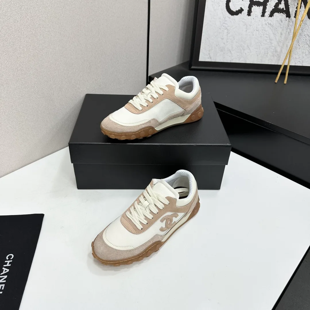 Women's Sneakers CHANEL 18025581