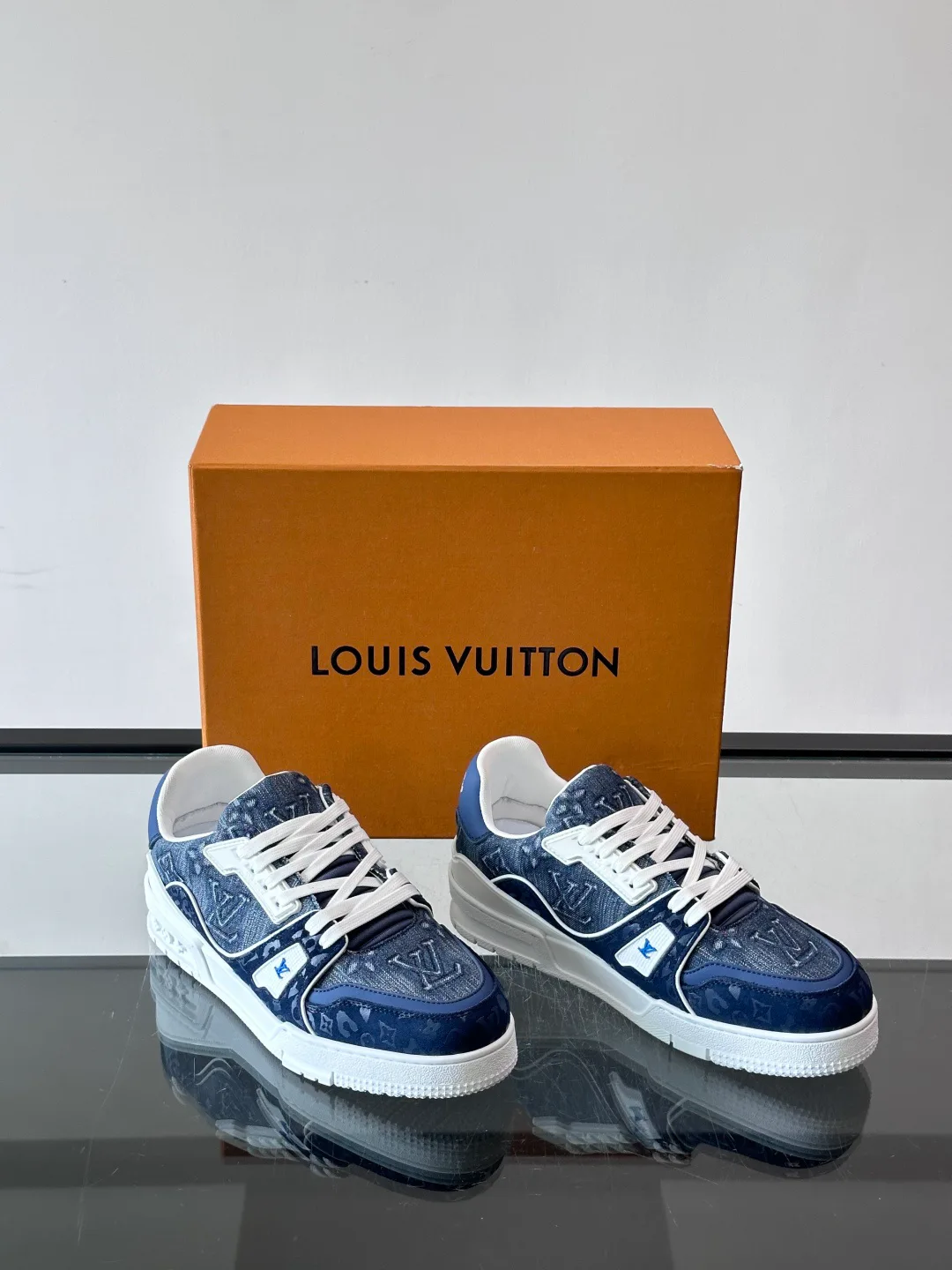 Men's Sneakers LOUIS VUITTON 17466867