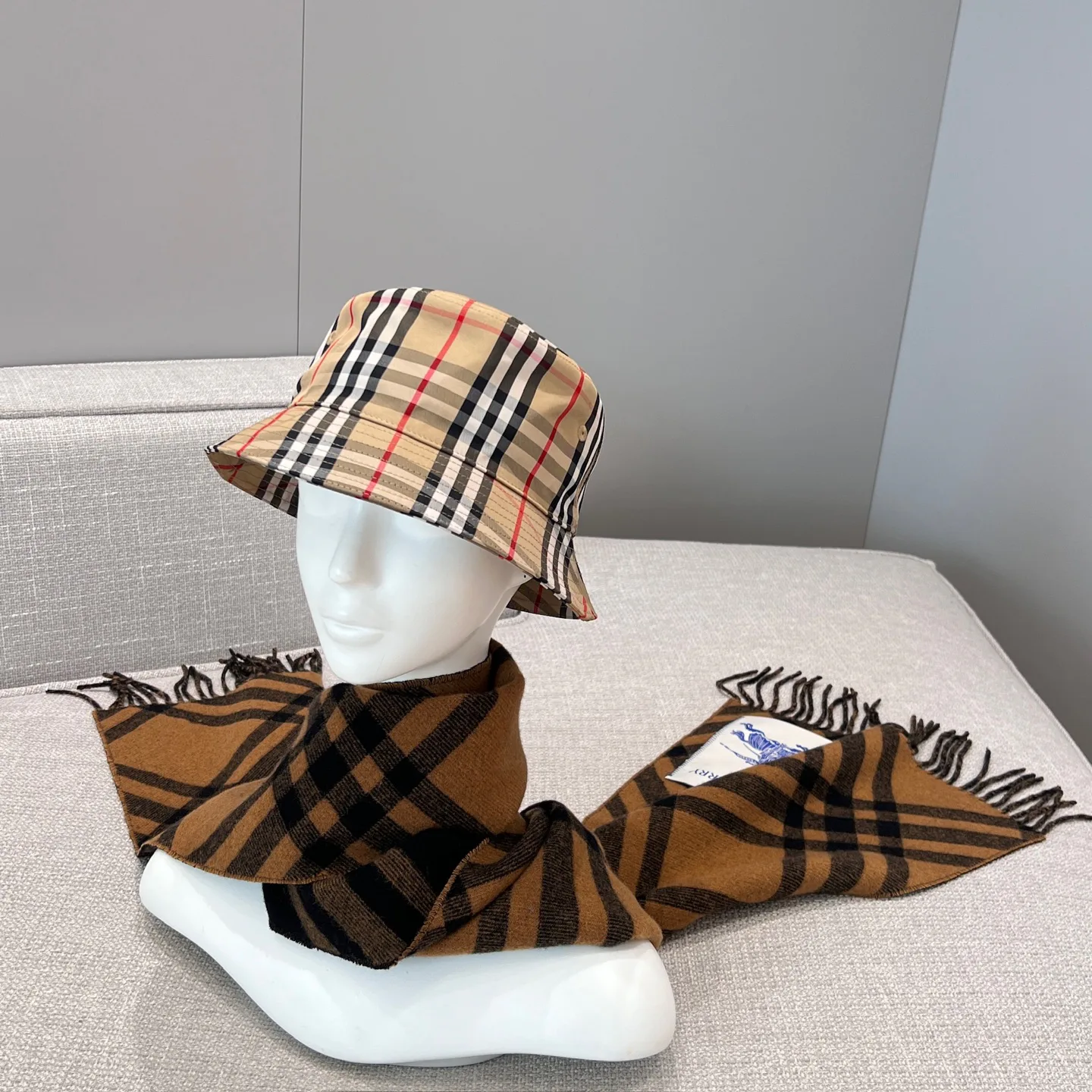 Scarves BURBERRY 17945527