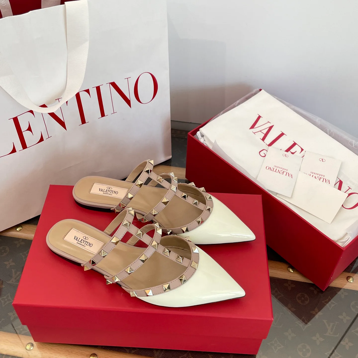Women's Mules And Clogs VALENTINO 18133375