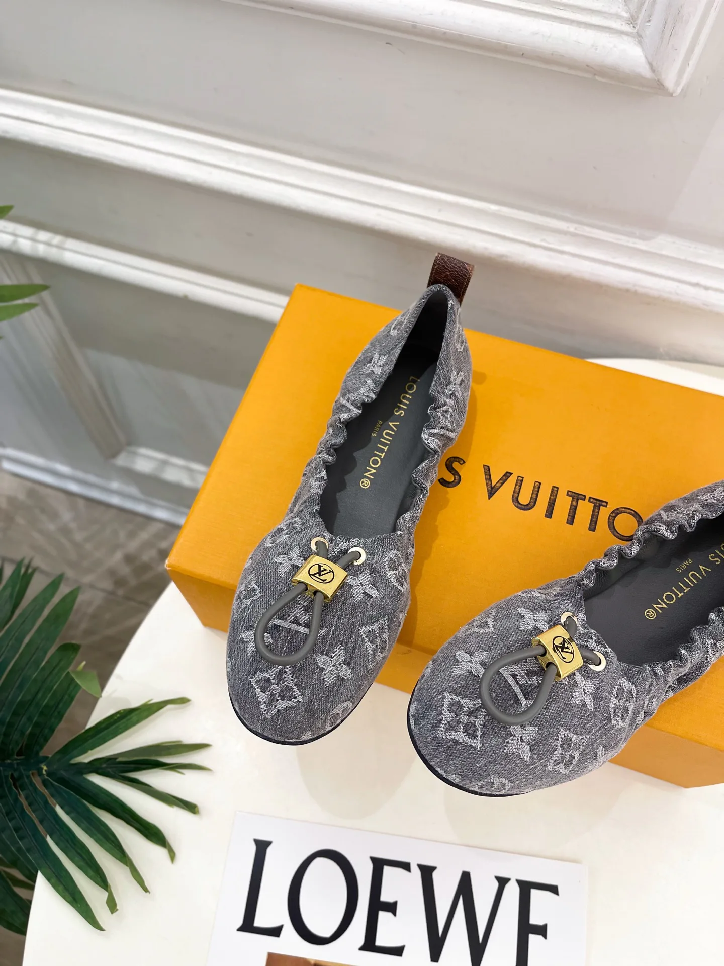 Women's Ballet Flats LOUIS VUITTON 17646561