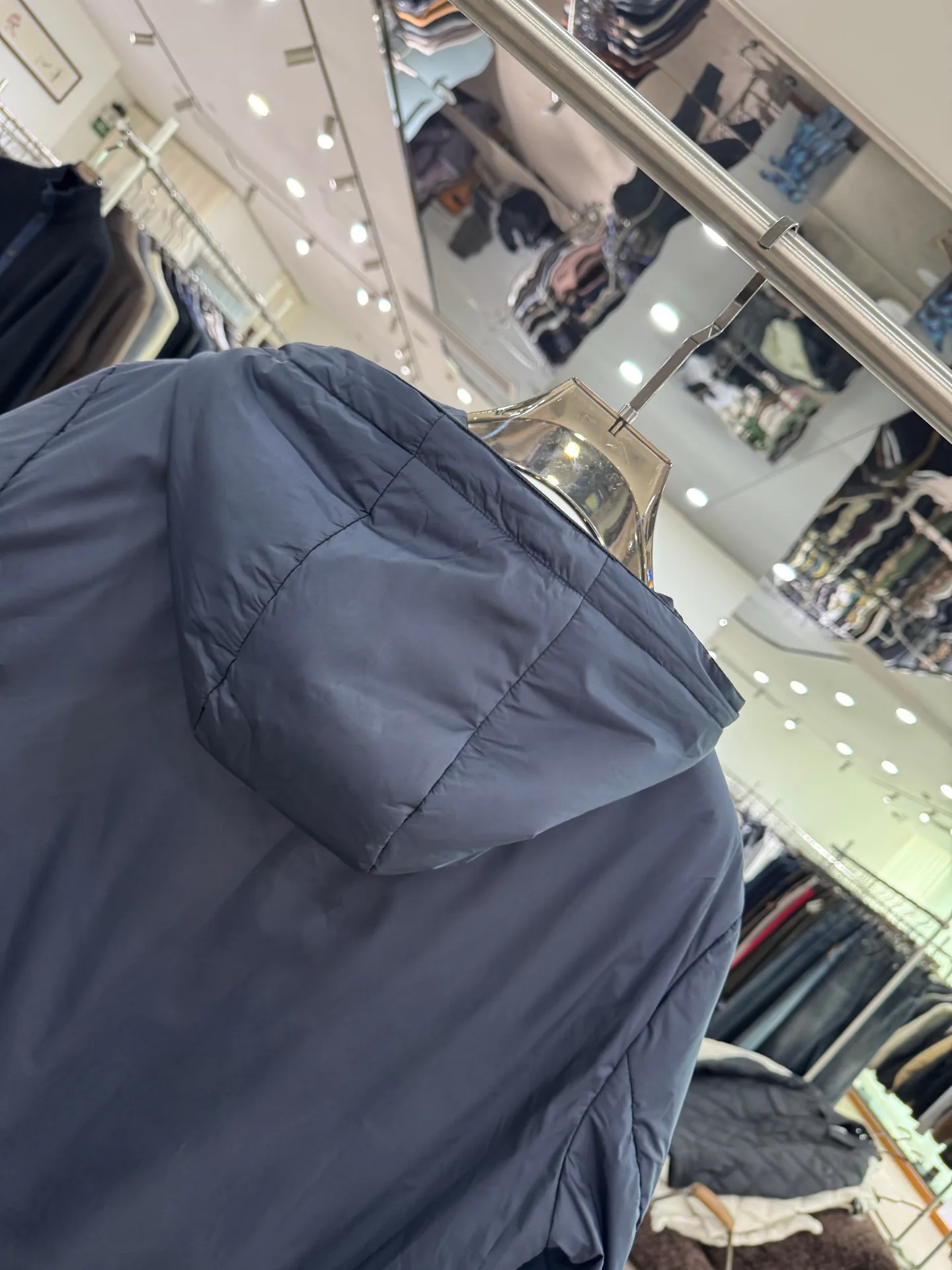 Men's Jackets And Down Jackets MONCLER 18084261
