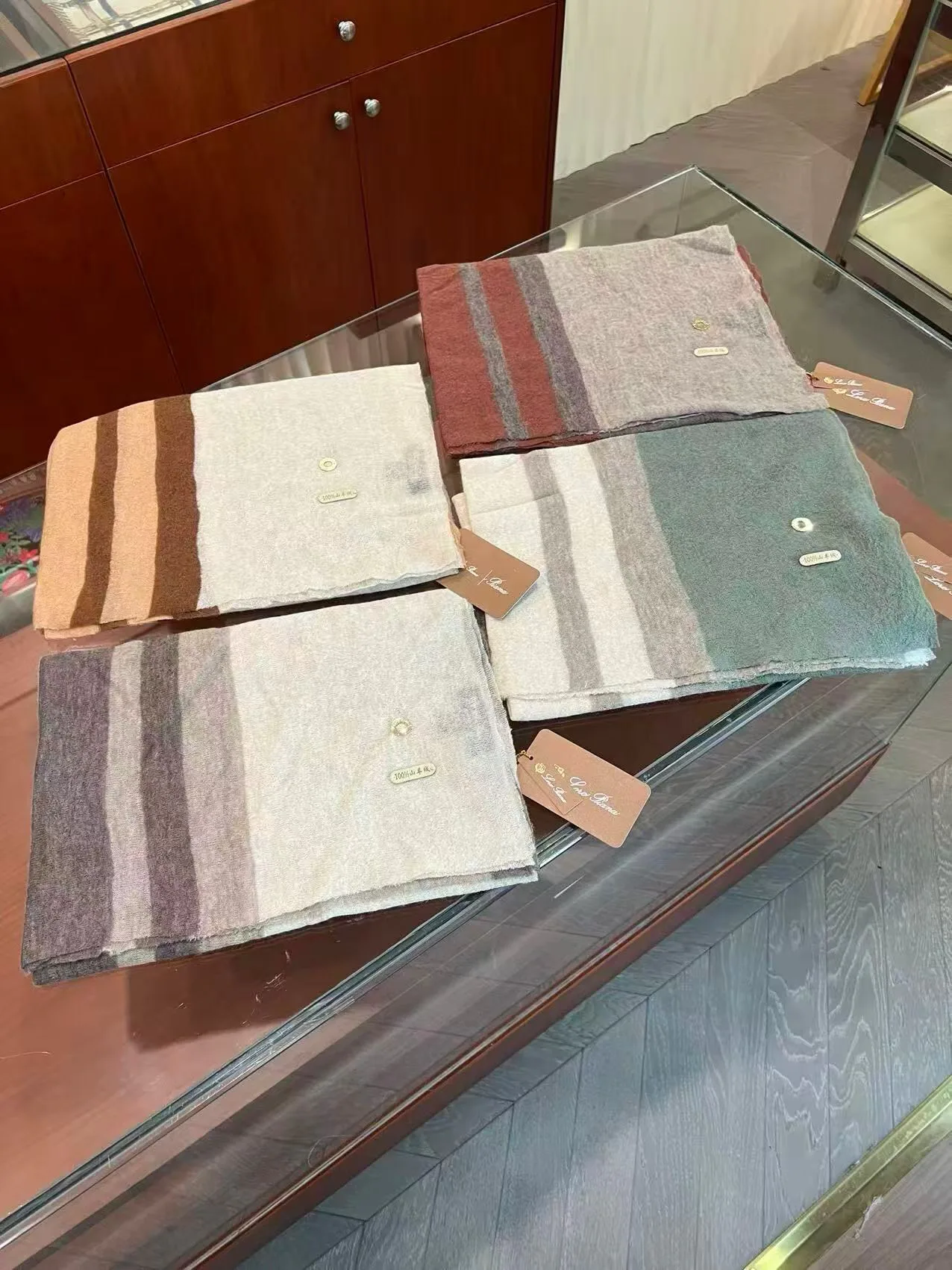 Scarves LORO PIANA 18398000