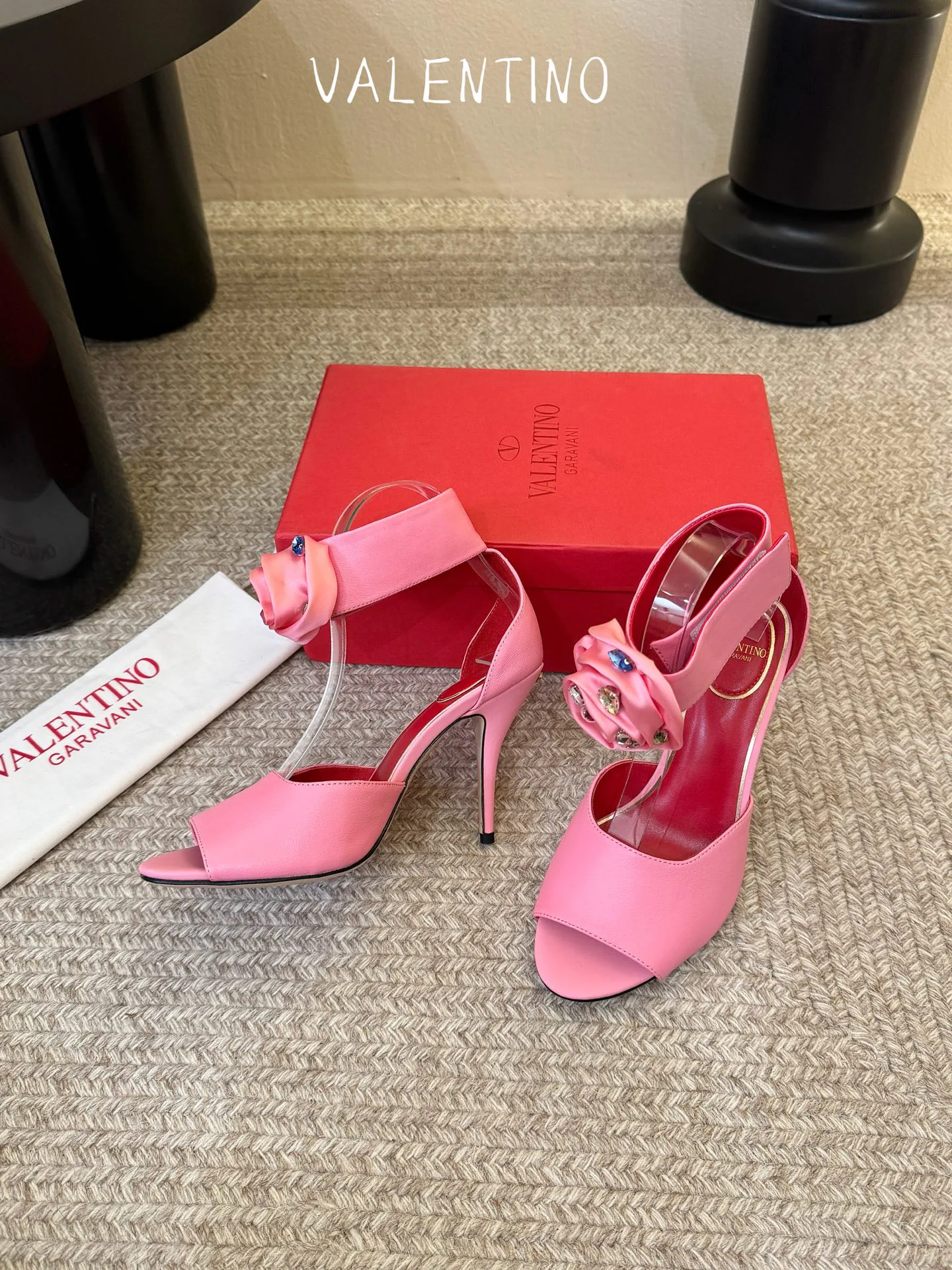 Women's Open-Toe Sandals VALENTINO 17281540