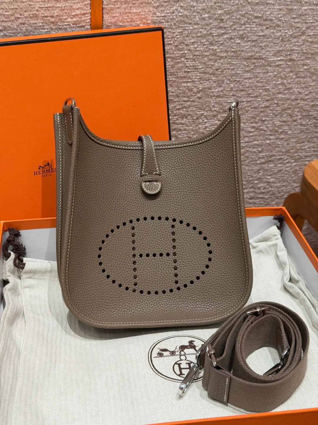 Women's Classic Handbags HERMES 17941973
