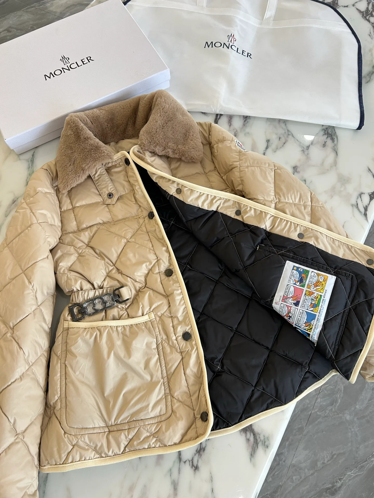 Men's Jackets And Down Jackets MONCLER 18231453