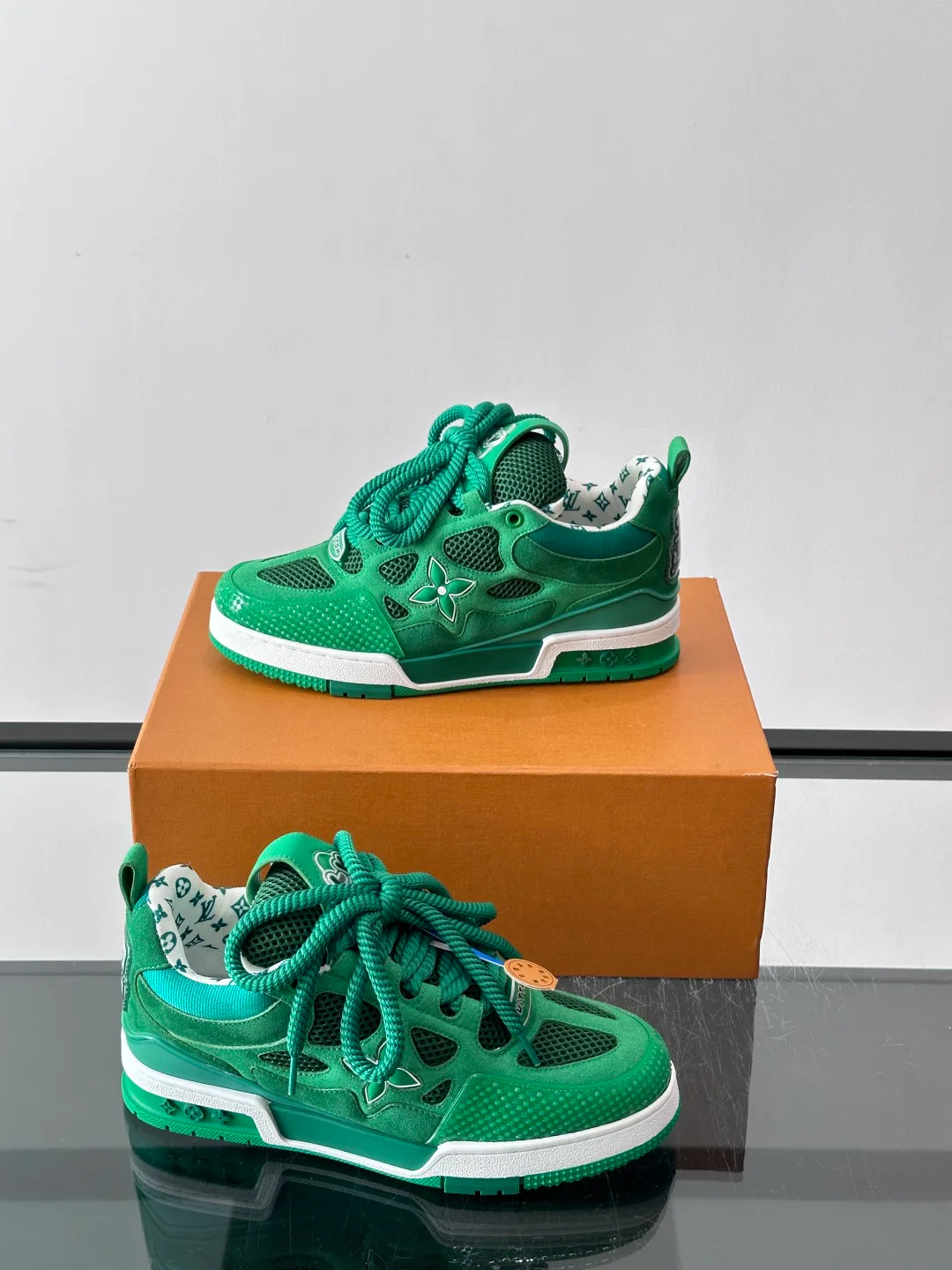 Women's Sneakers LOUIS VUITTON 17588546