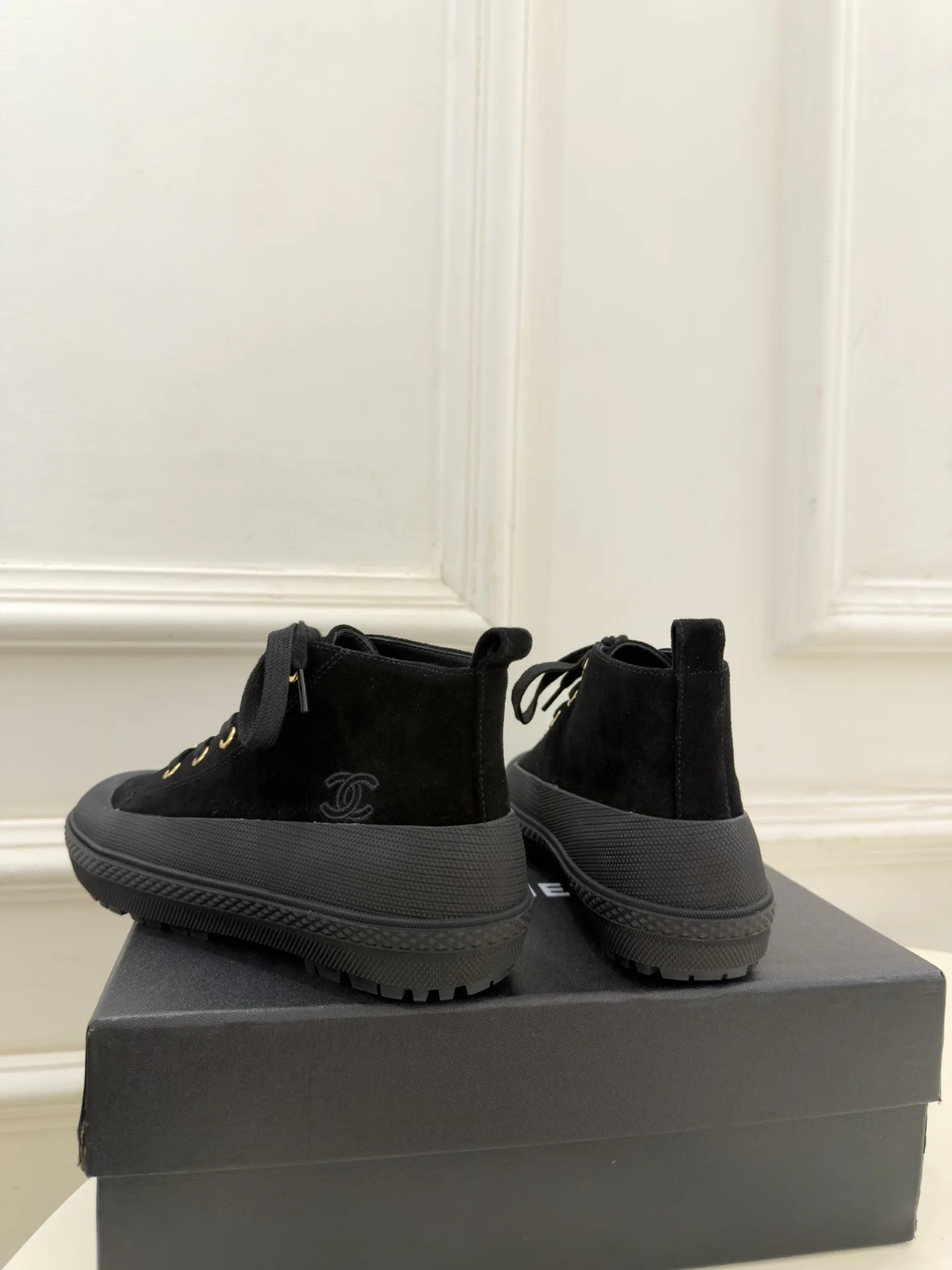 Women's Sneakers CHANEL 18346897