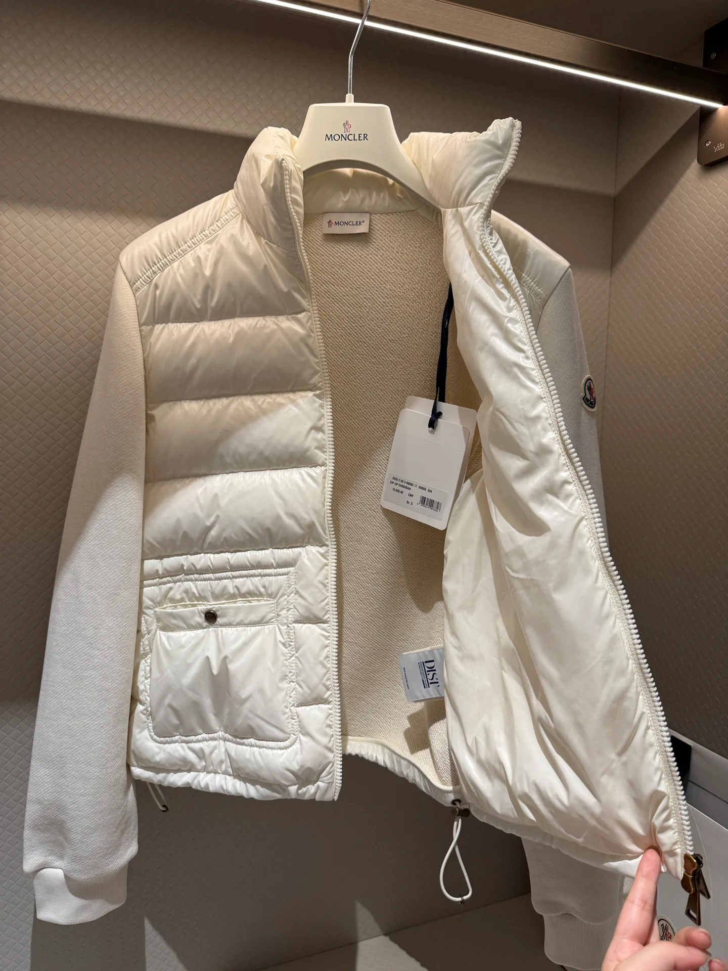 Women's Jackets And Down Jackets MONCLER 17821502