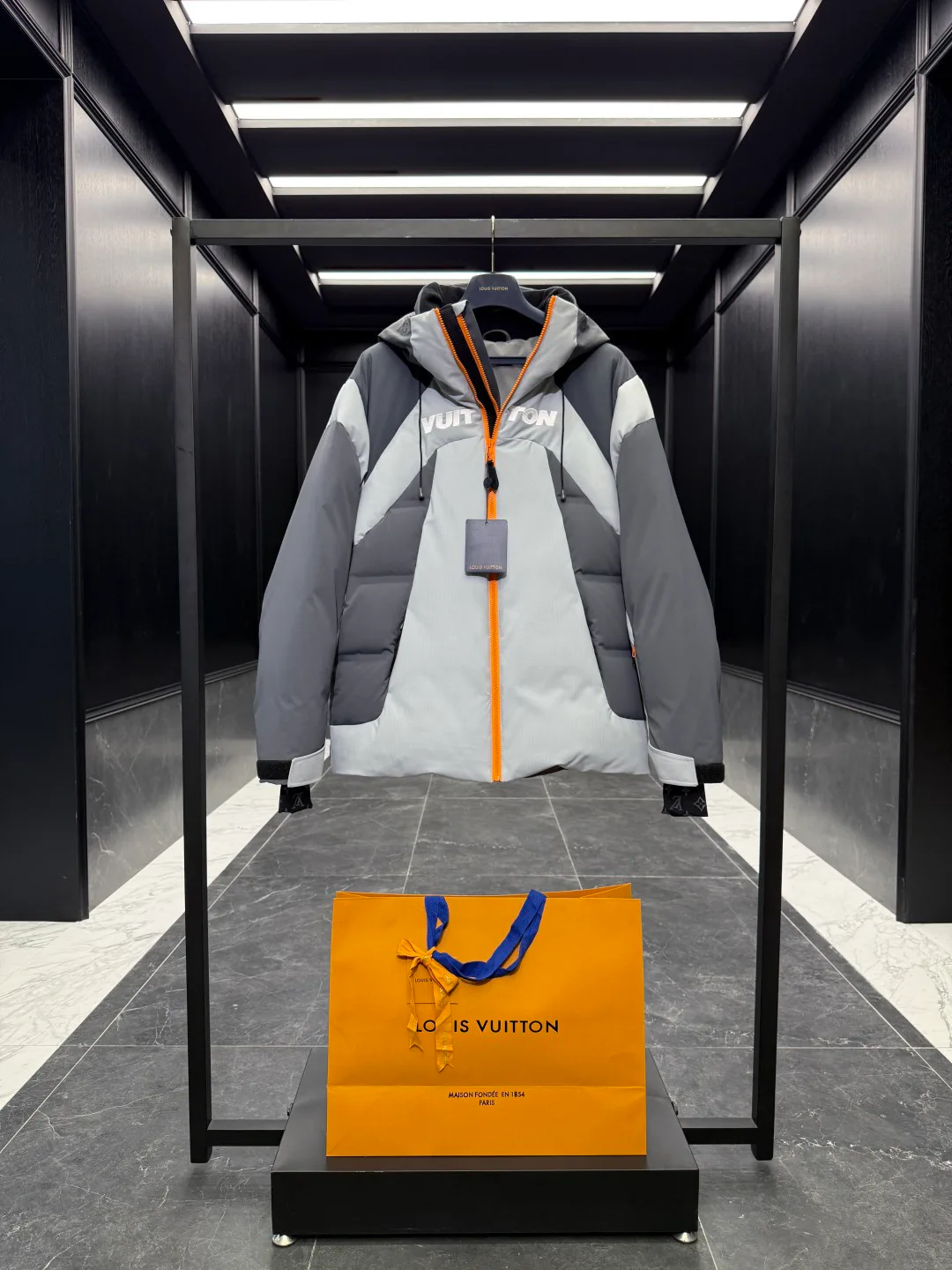Men's Jackets And Down Jackets LOUIS VUITTON 18434616