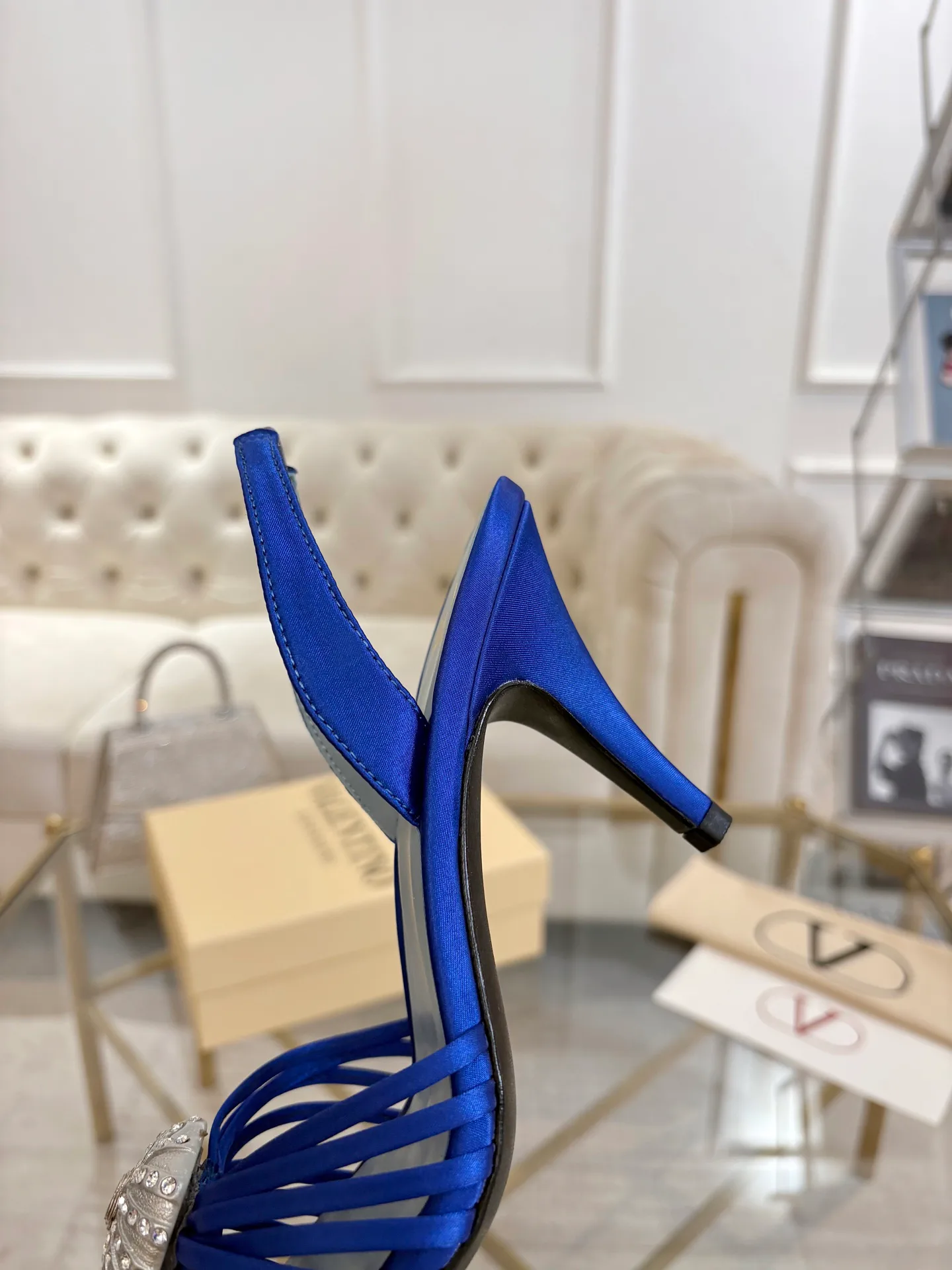 Women's Open-Toe Sandals VALENTINO 18135271