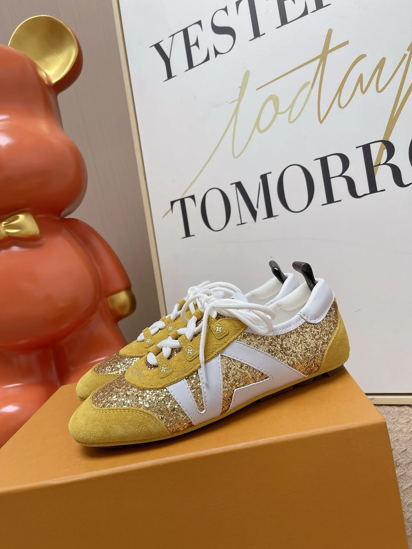 Women's Sneakers LOUIS VUITTON 17449402