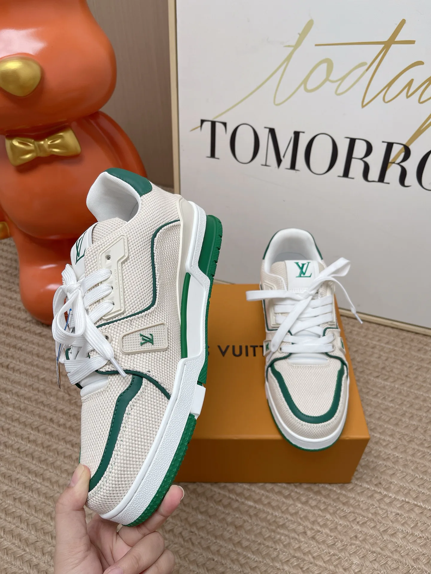Women's Sneakers LOUIS VUITTON 17449383