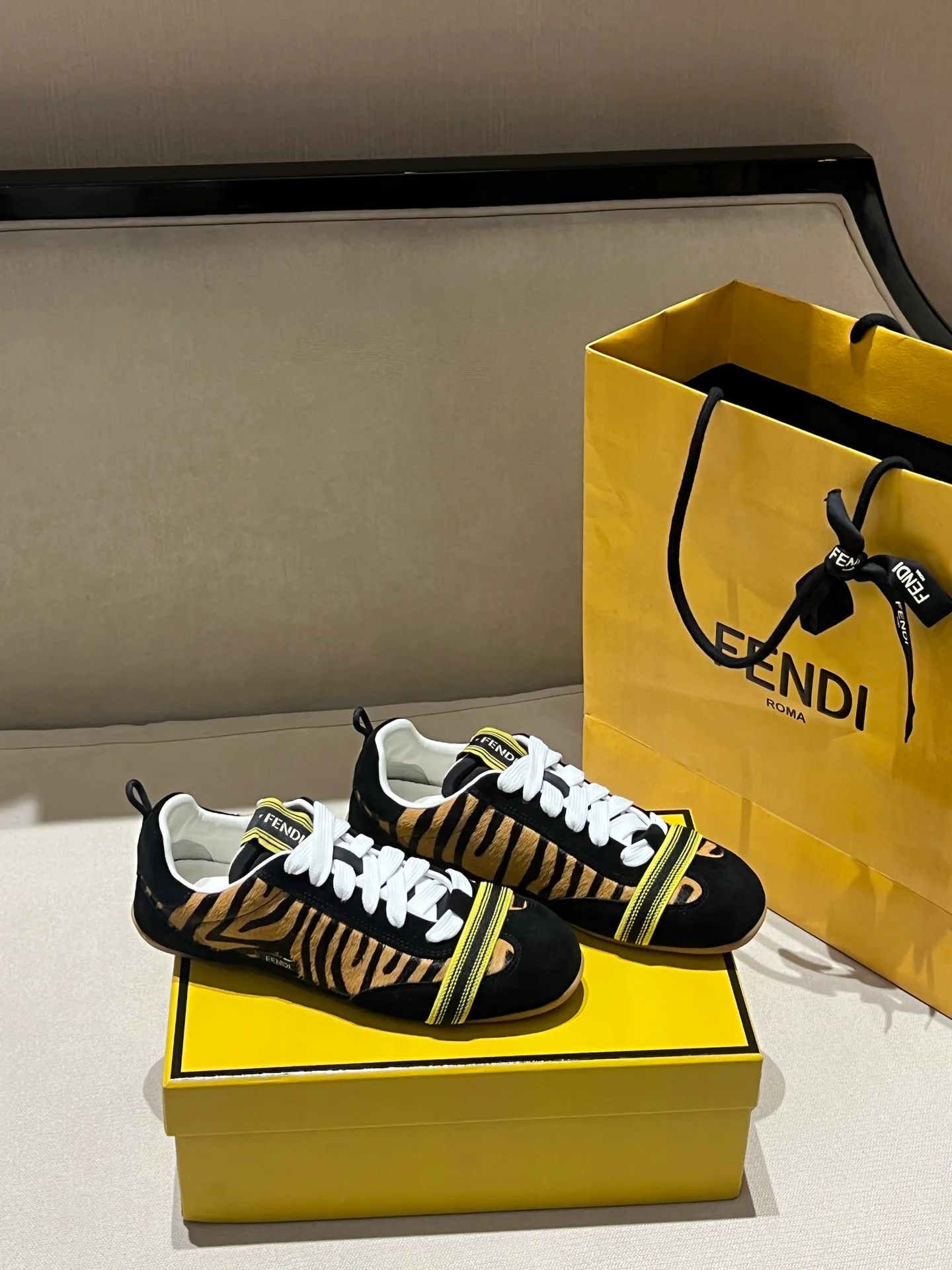 Women's Sneakers FENDI 18278644