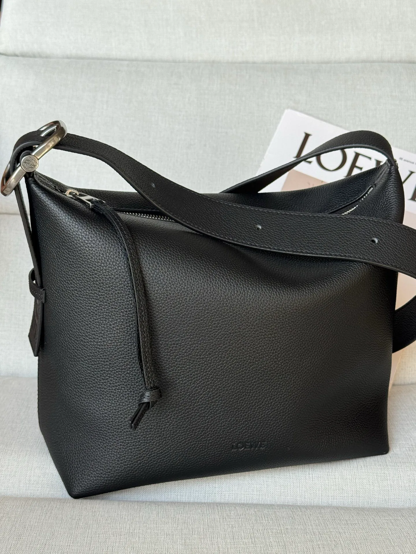Women's Classic Handbags LOEWE 18177576