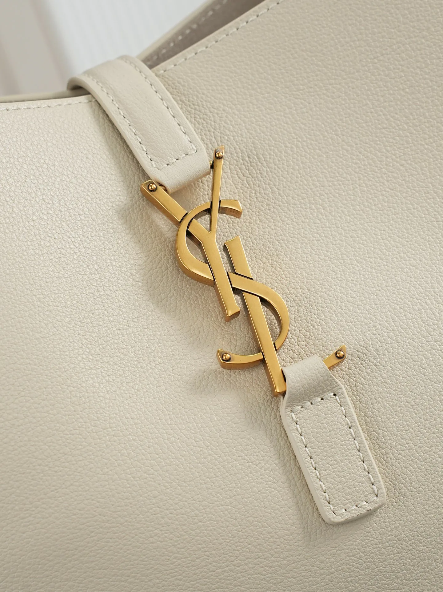 Women's Classic Handbags SAINT LAURENT 17936608