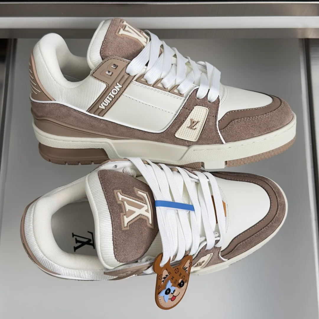 Women's Sneakers LOUIS VUITTON 17950308