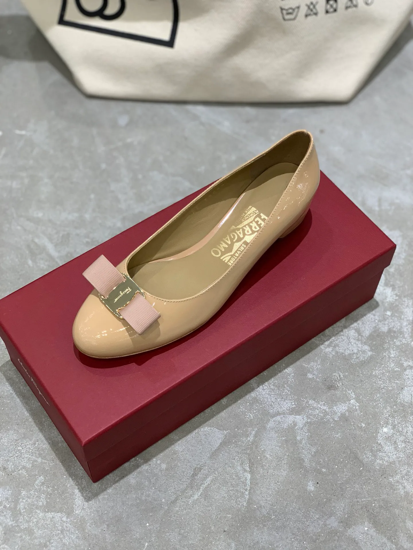 Women's Ballet Flats SALVATORE FERRAGAMO 18340674