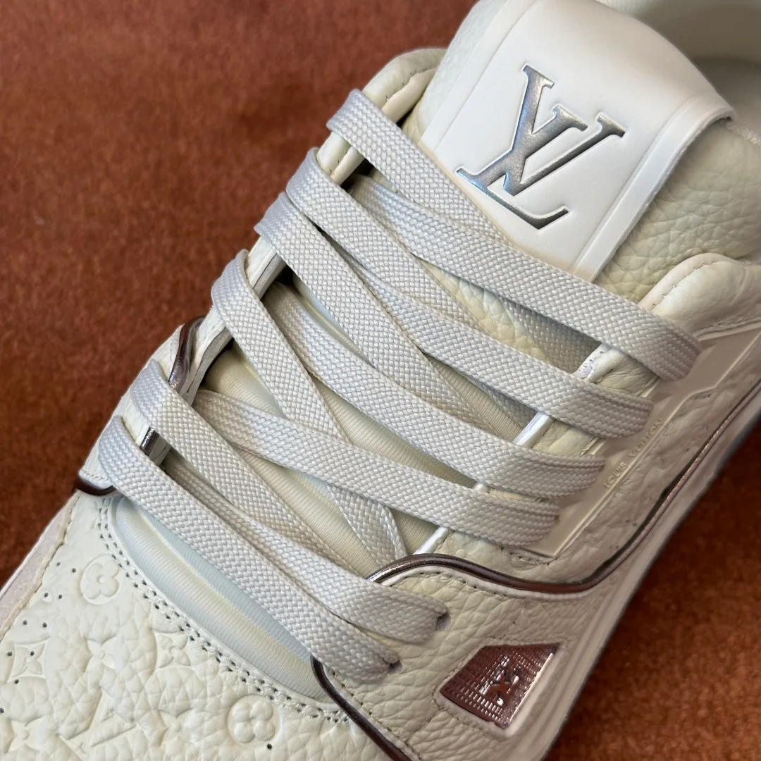 Men's Sneakers LOUIS VUITTON 18039899