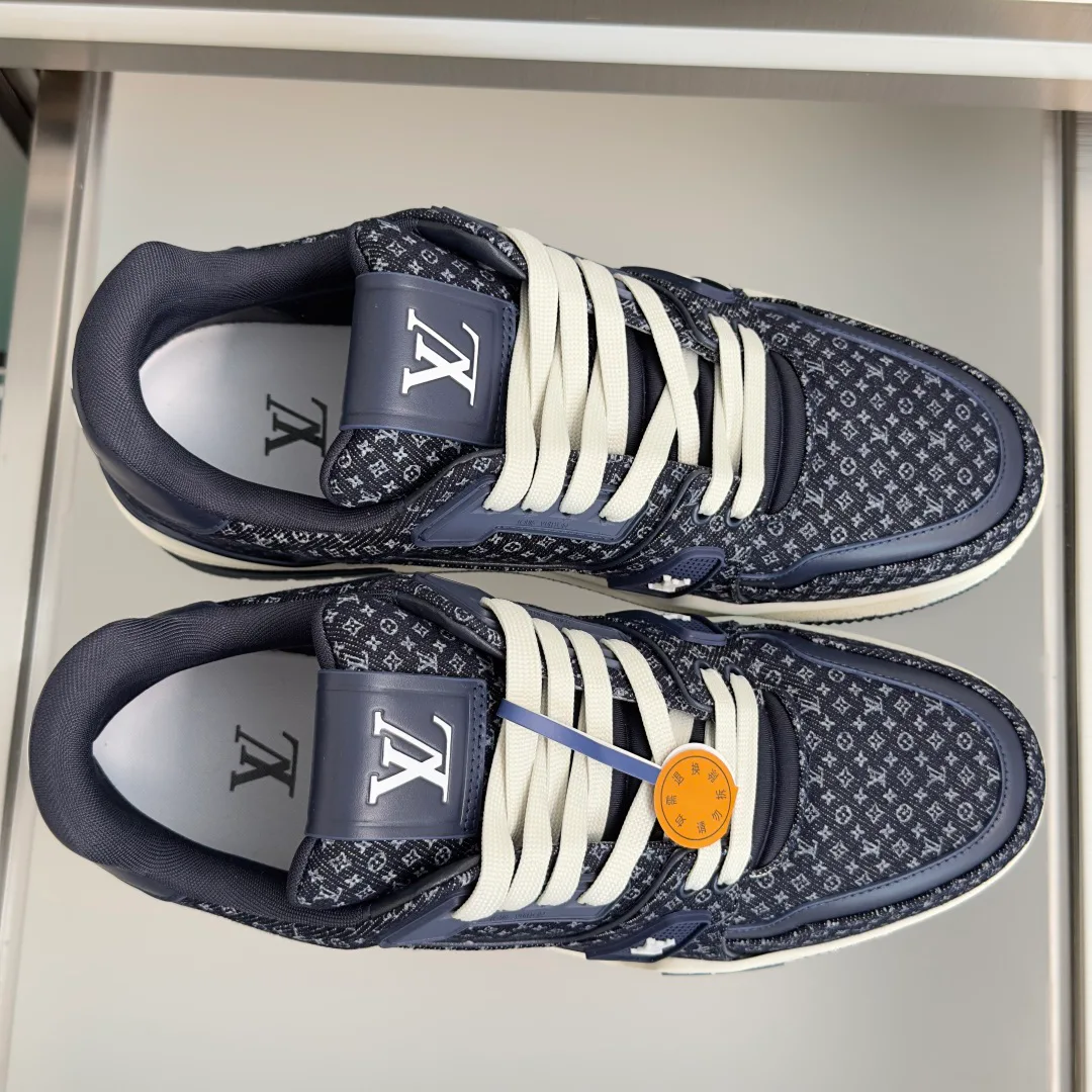Men's Sneakers LOUIS VUITTON 18092947